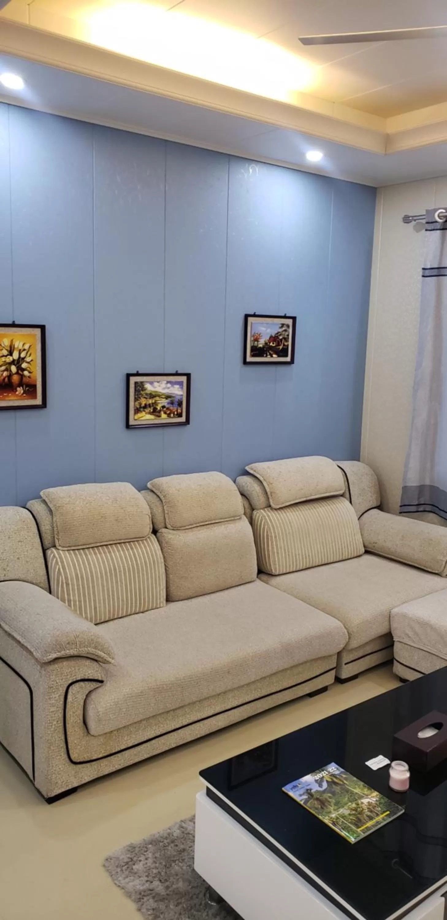 Seating area in Riverside Hotel