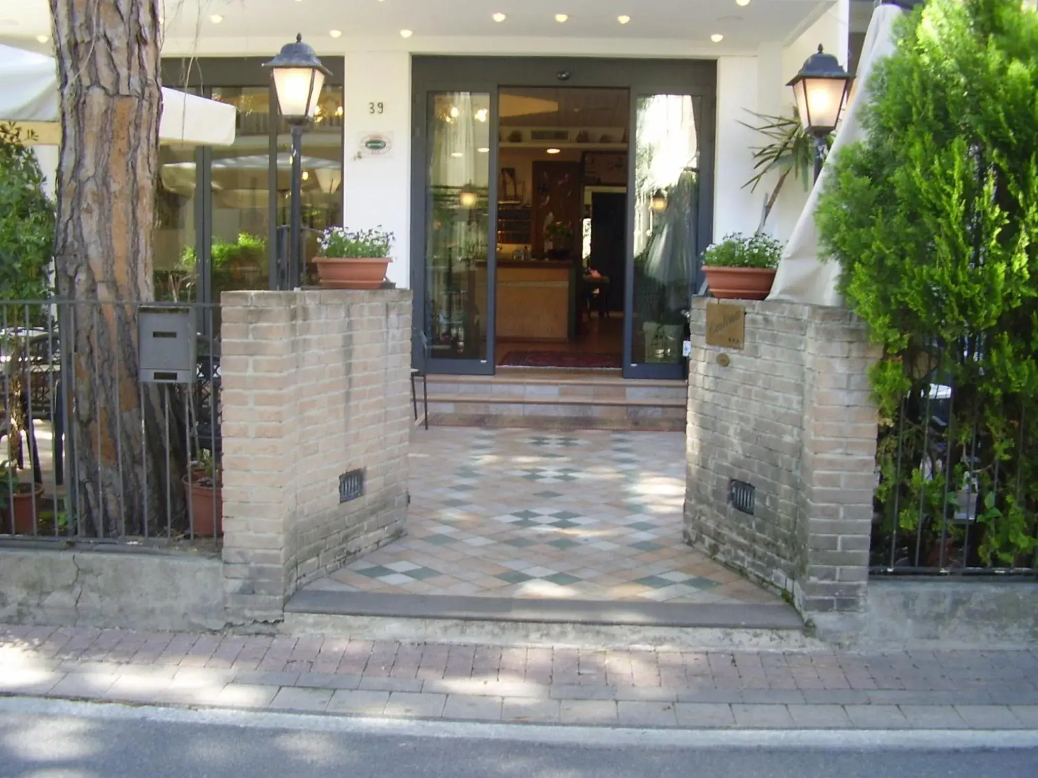 Facade/entrance in Hotel Cortina