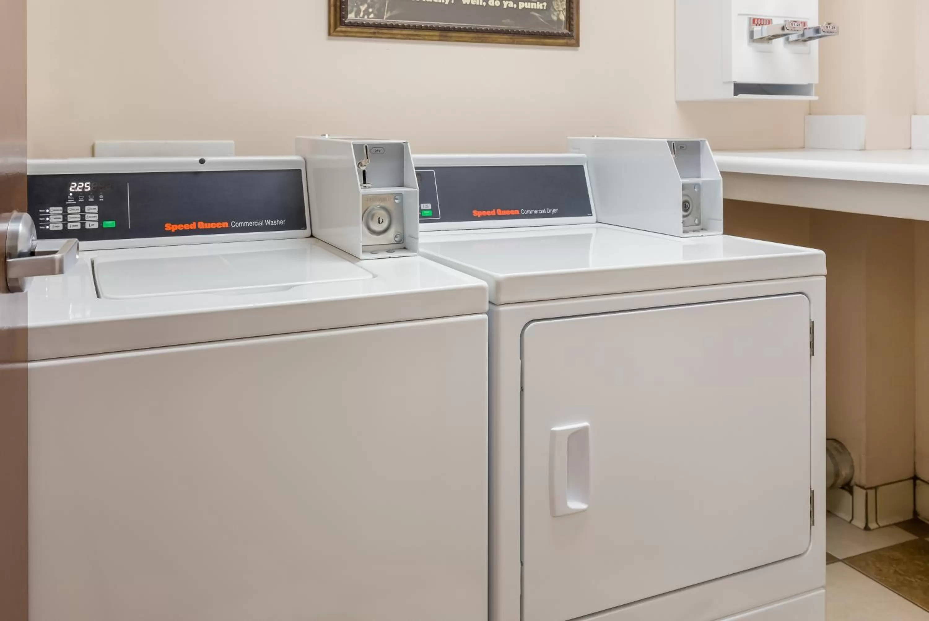 washing machine in Hometown Inn Thomasville