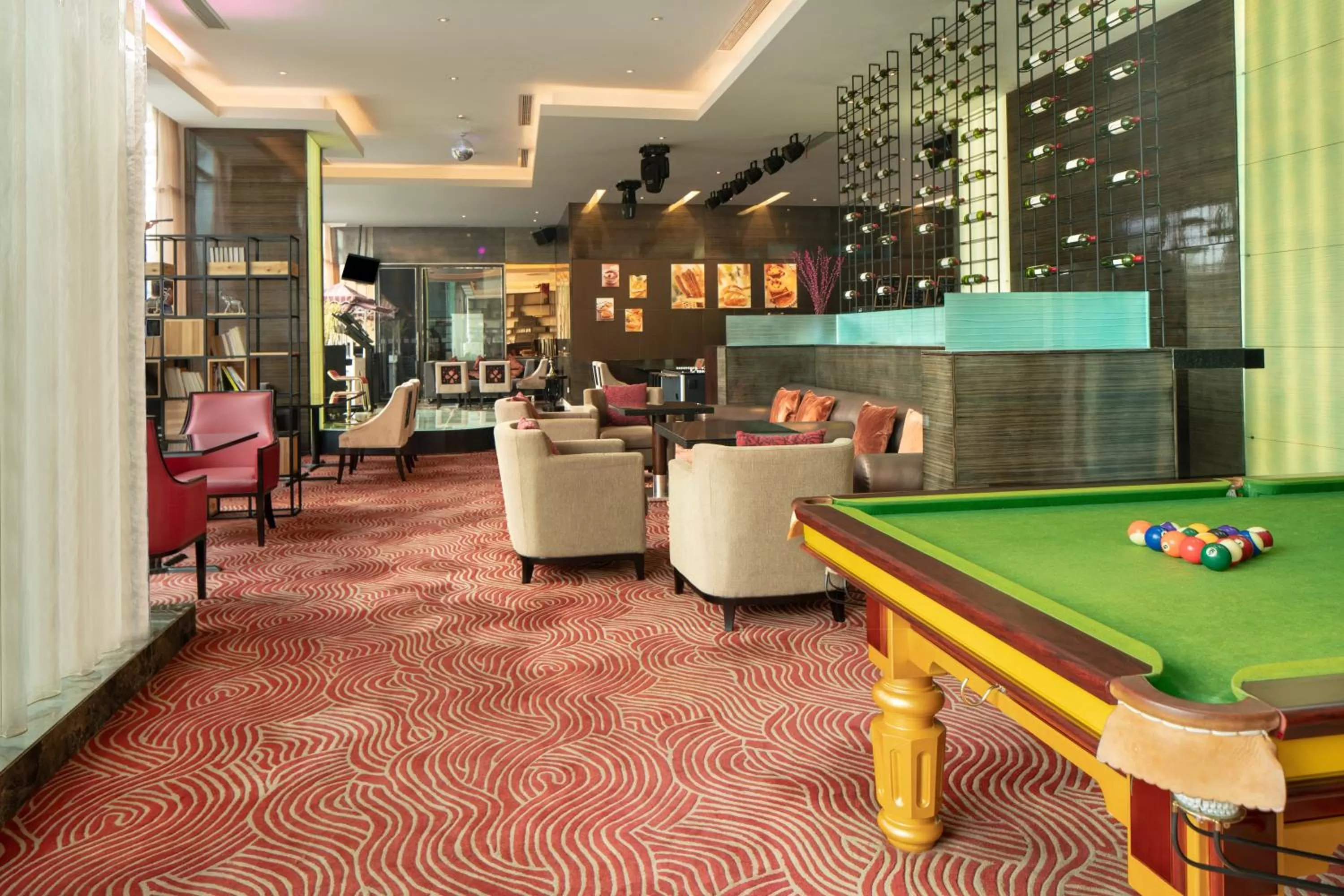 Lounge or bar in Holiday Inn Nanchang Riverside by IHG