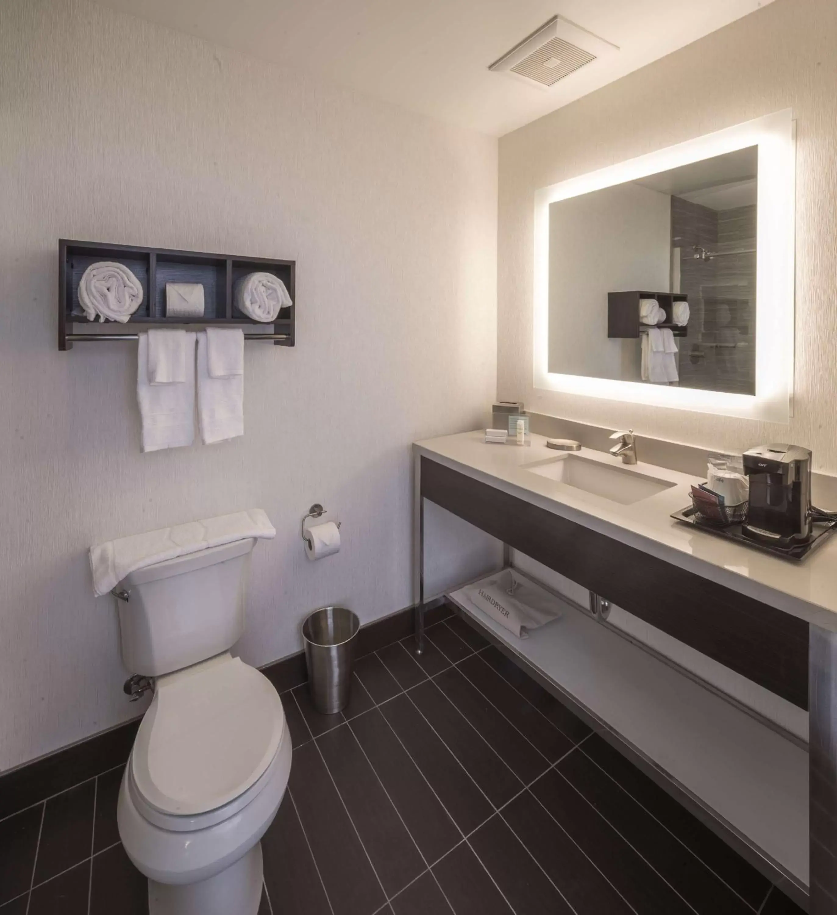 Bathroom in Hampton Inn San Francisco Downtown/Convention Center