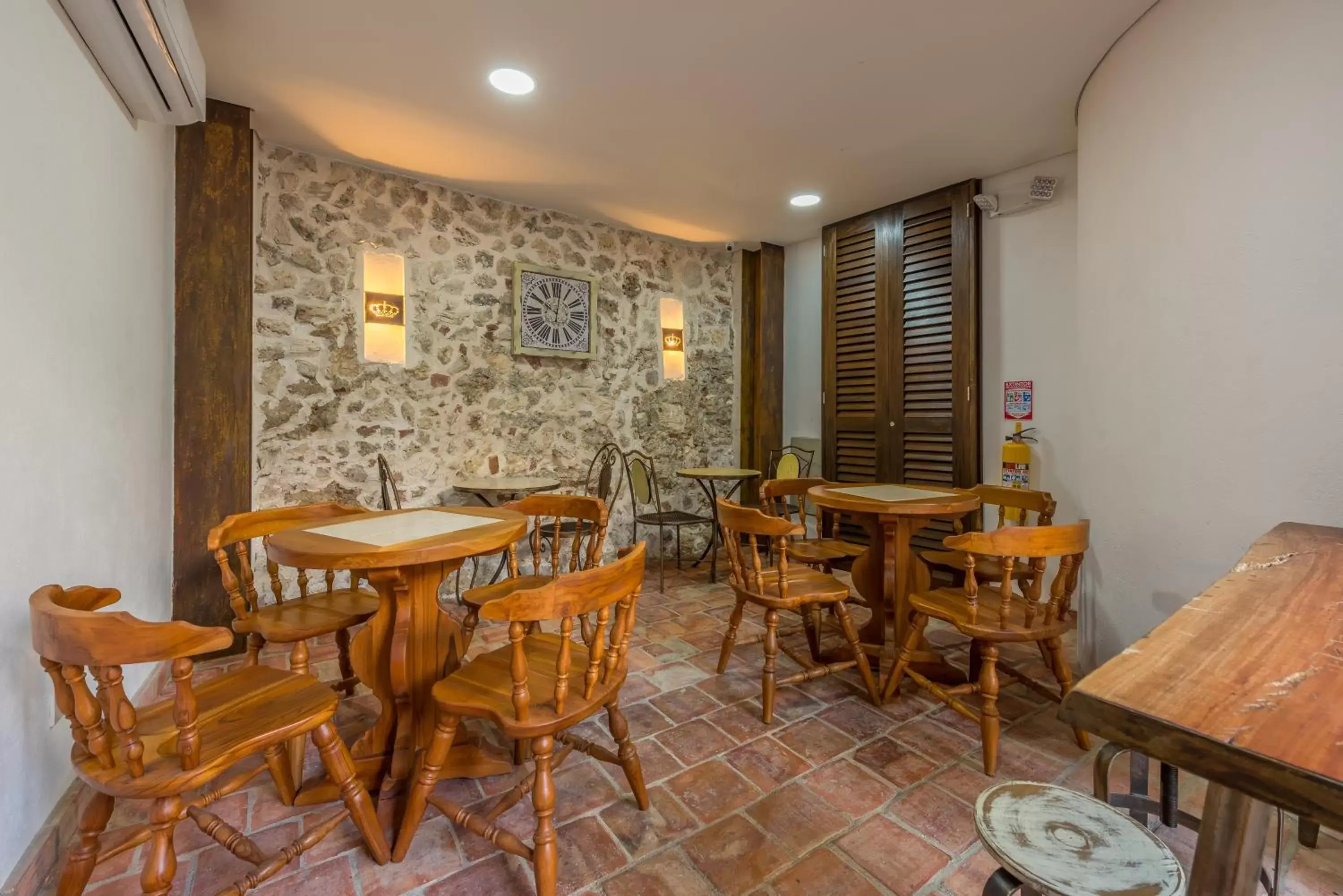 Restaurant/Places to Eat in Getsemani Cartagena Hotel