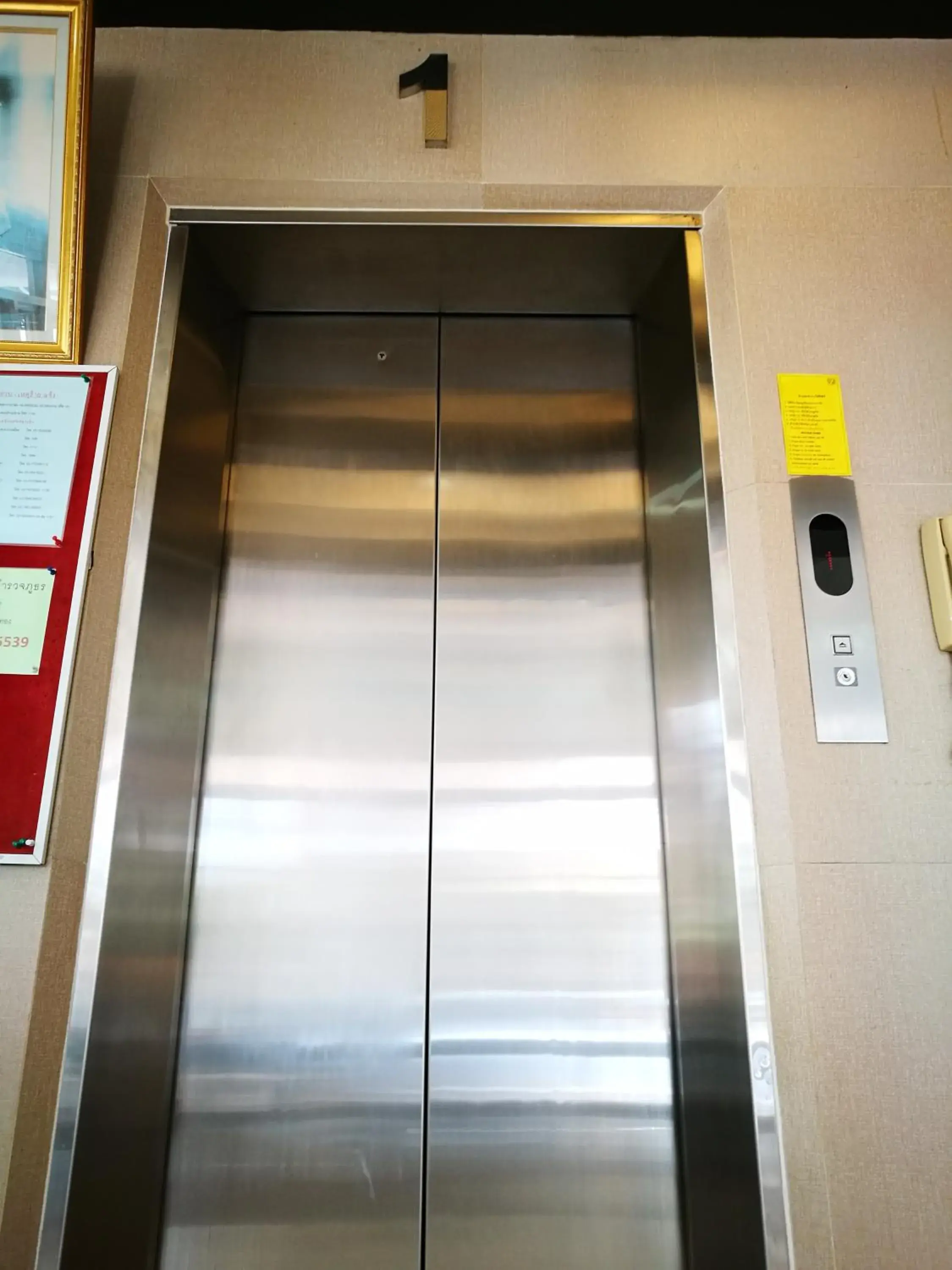 elevator in J.Residence