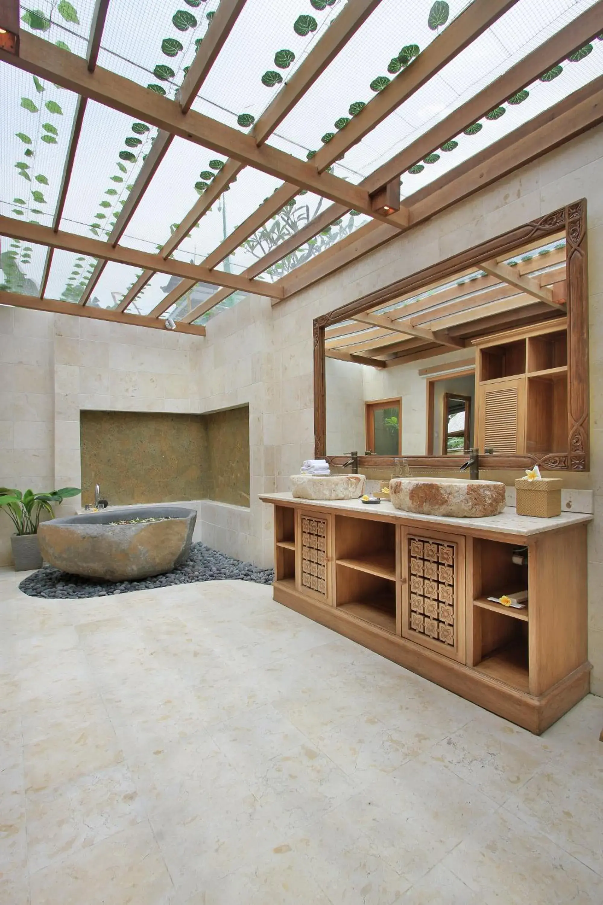 Bathroom, Kitchen/Kitchenette in Graha Sandat Villas