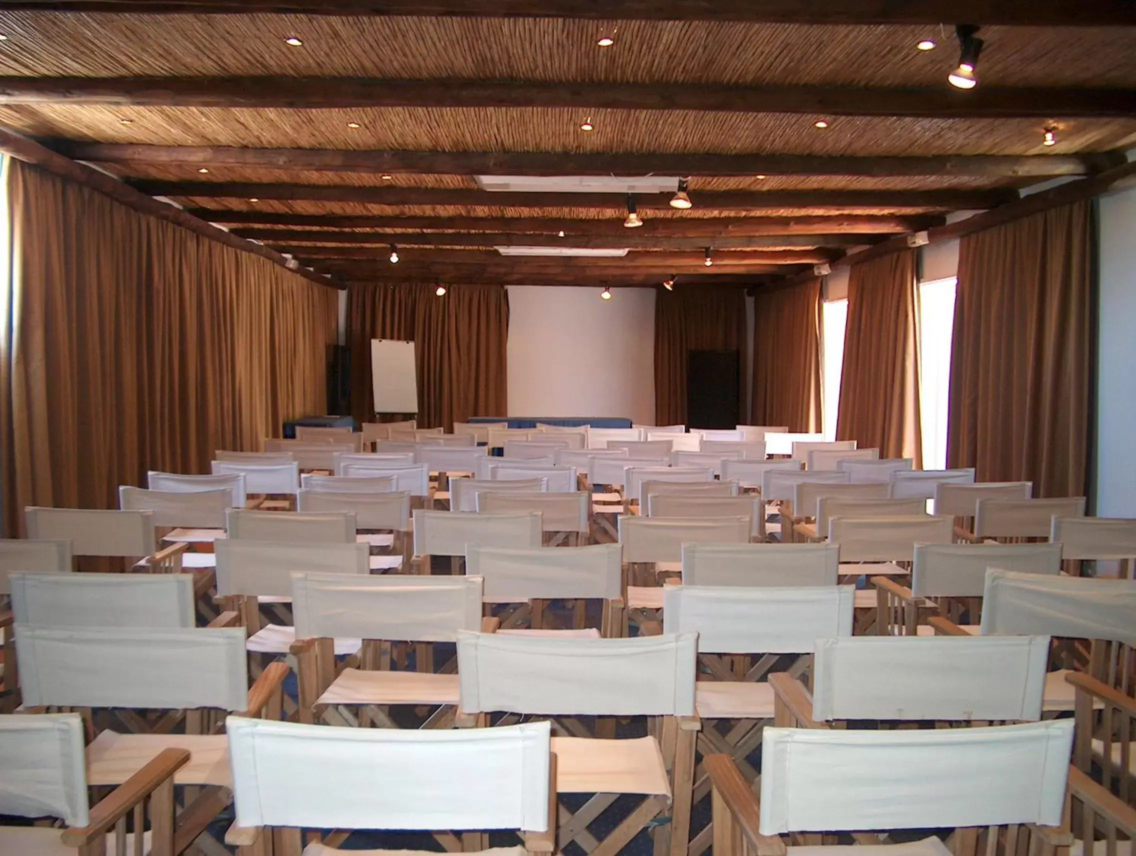 Business facilities in Pedras D'el Rei