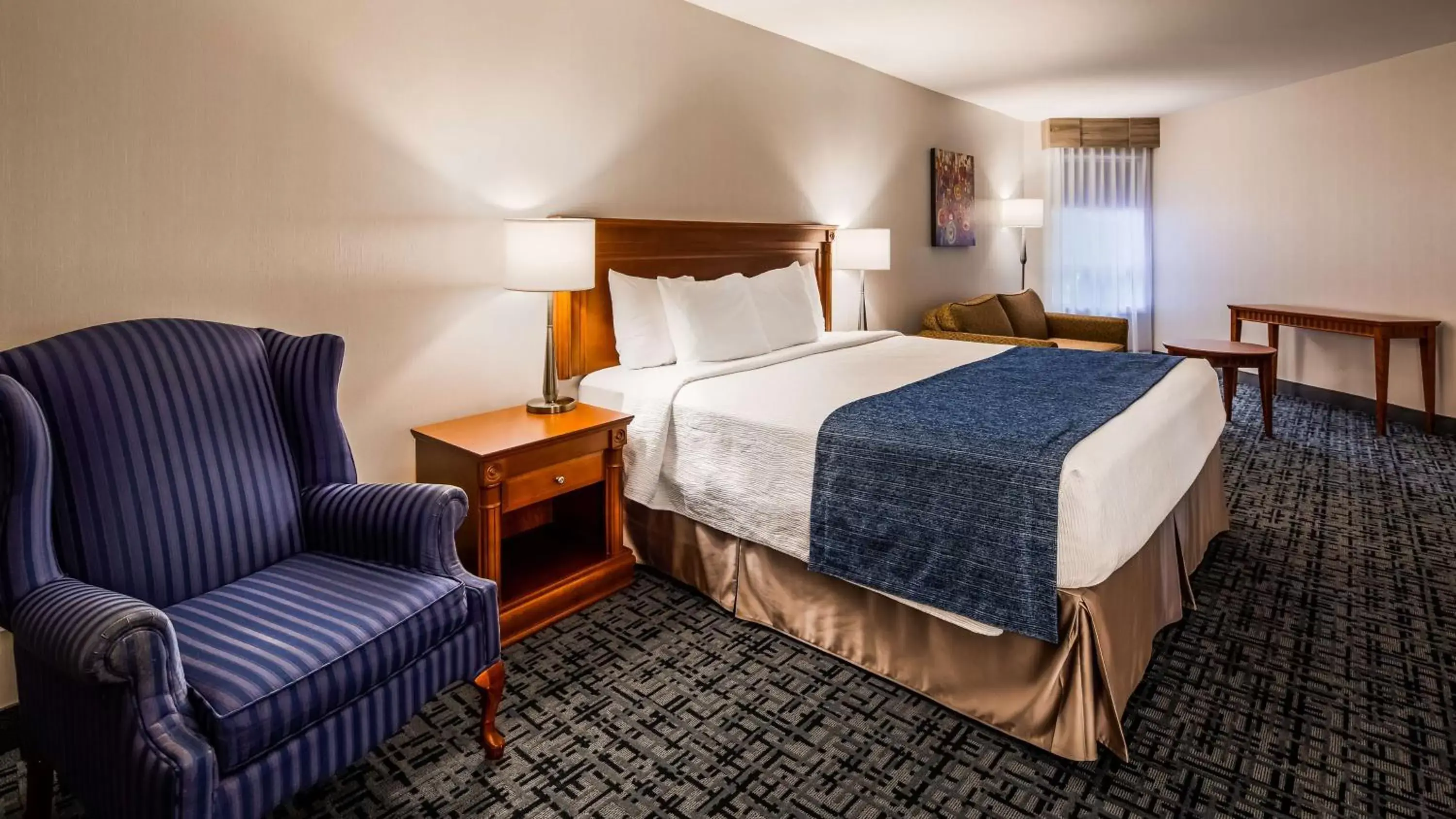 Photo of the whole room, Bed in Best Western Hotel Brossard