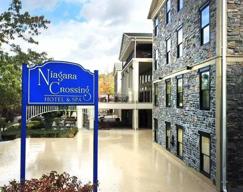 Property building in Niagara Crossing Hotel and Spa