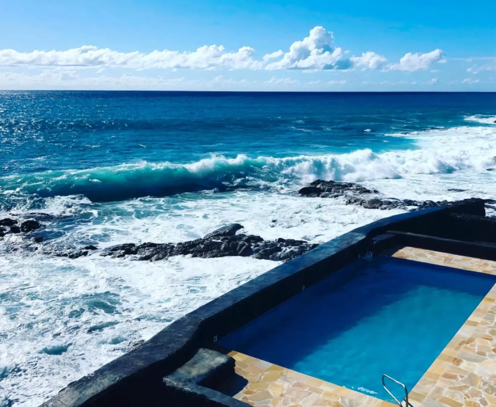 Swimming pool, Pool View in Kona Tiki Hotel