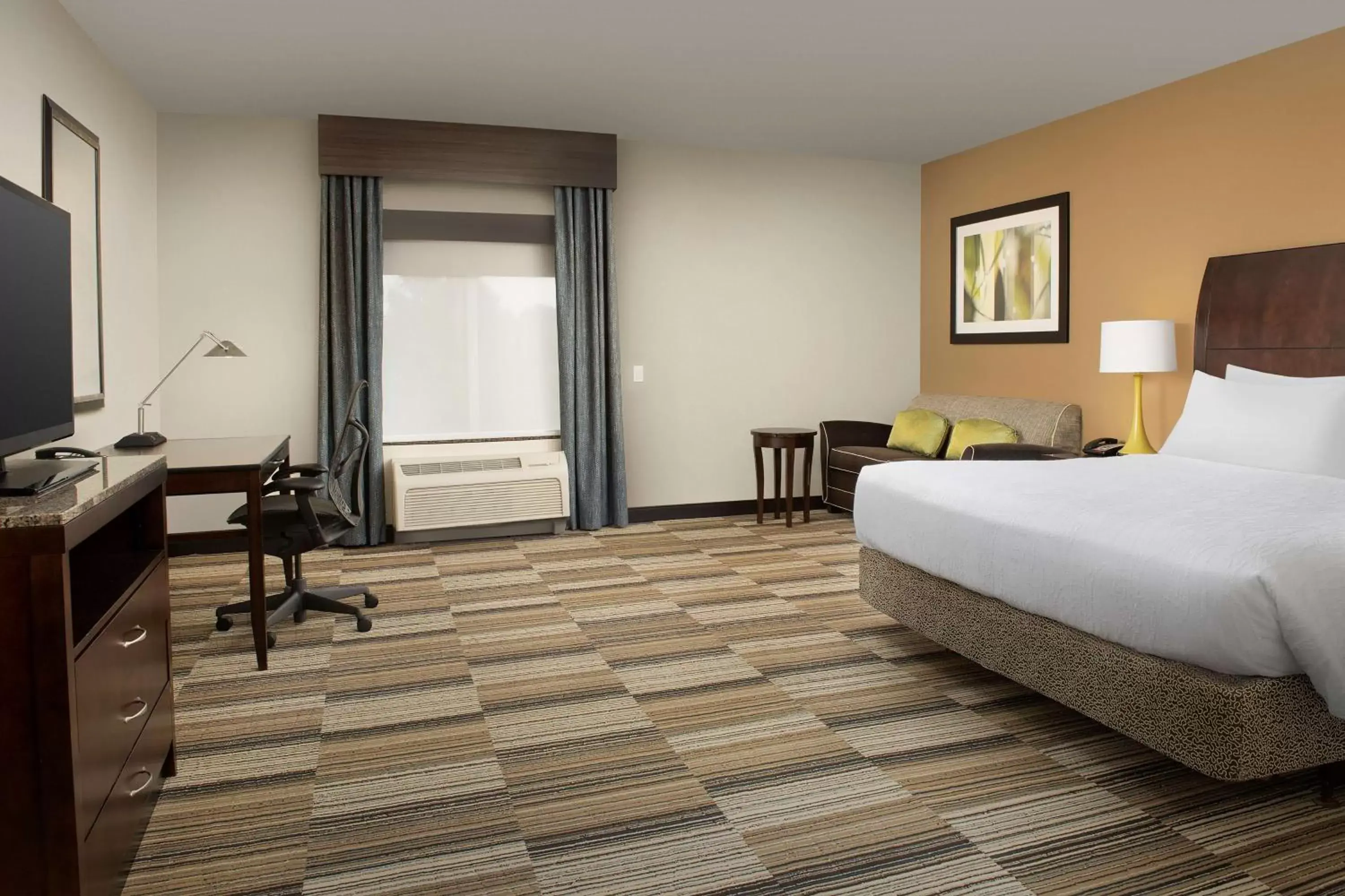 Bedroom, Bed in Hilton Garden Inn Charlotte/Mooresville