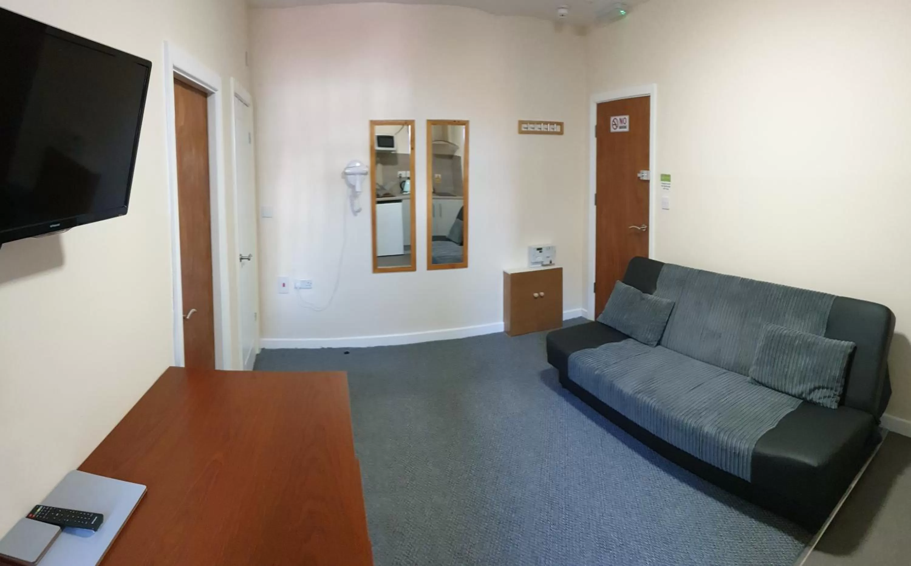 Living room in Charlton Aparthotel