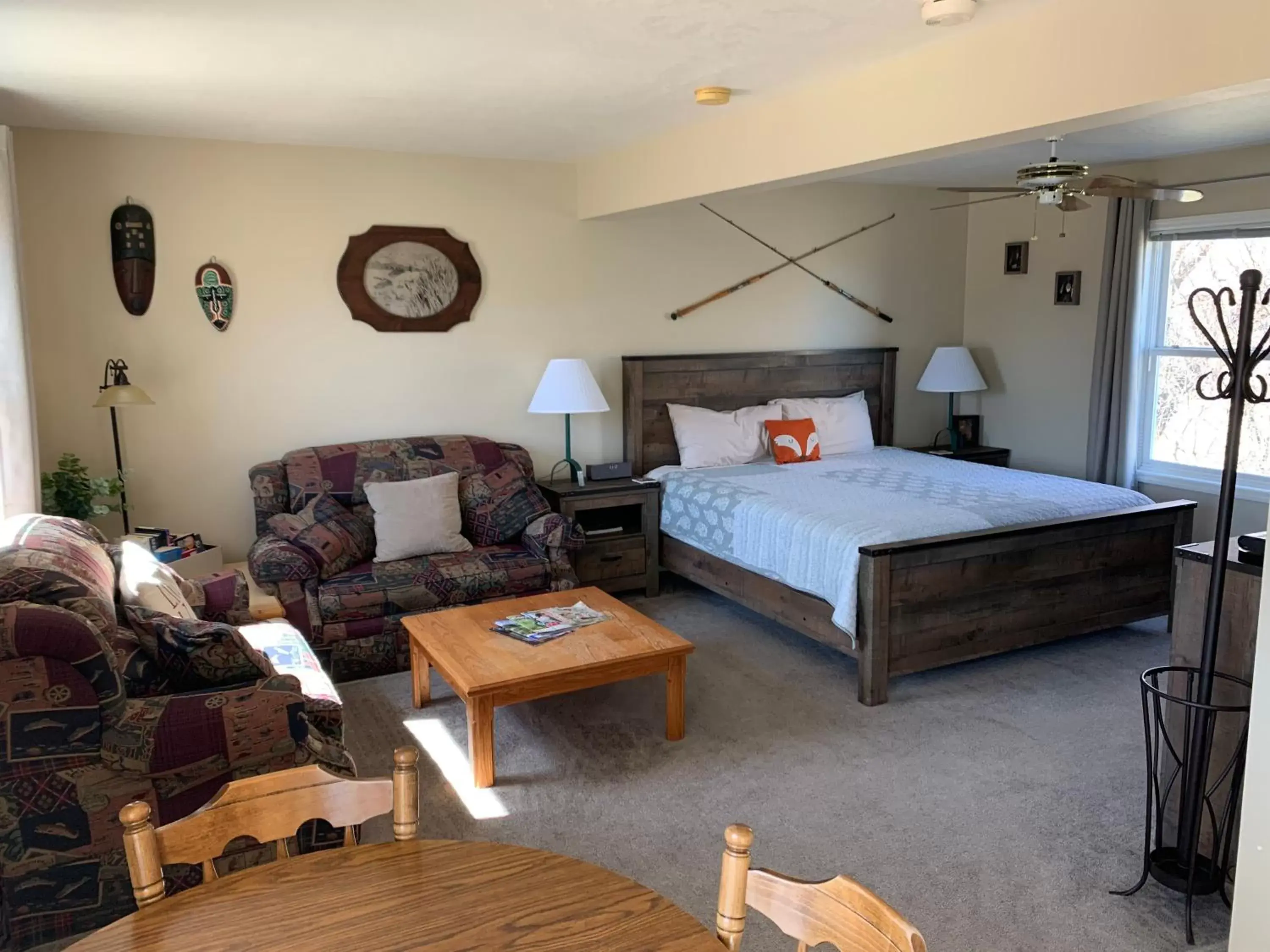 Photo of the whole room, Bed in Fox Hollow Inn