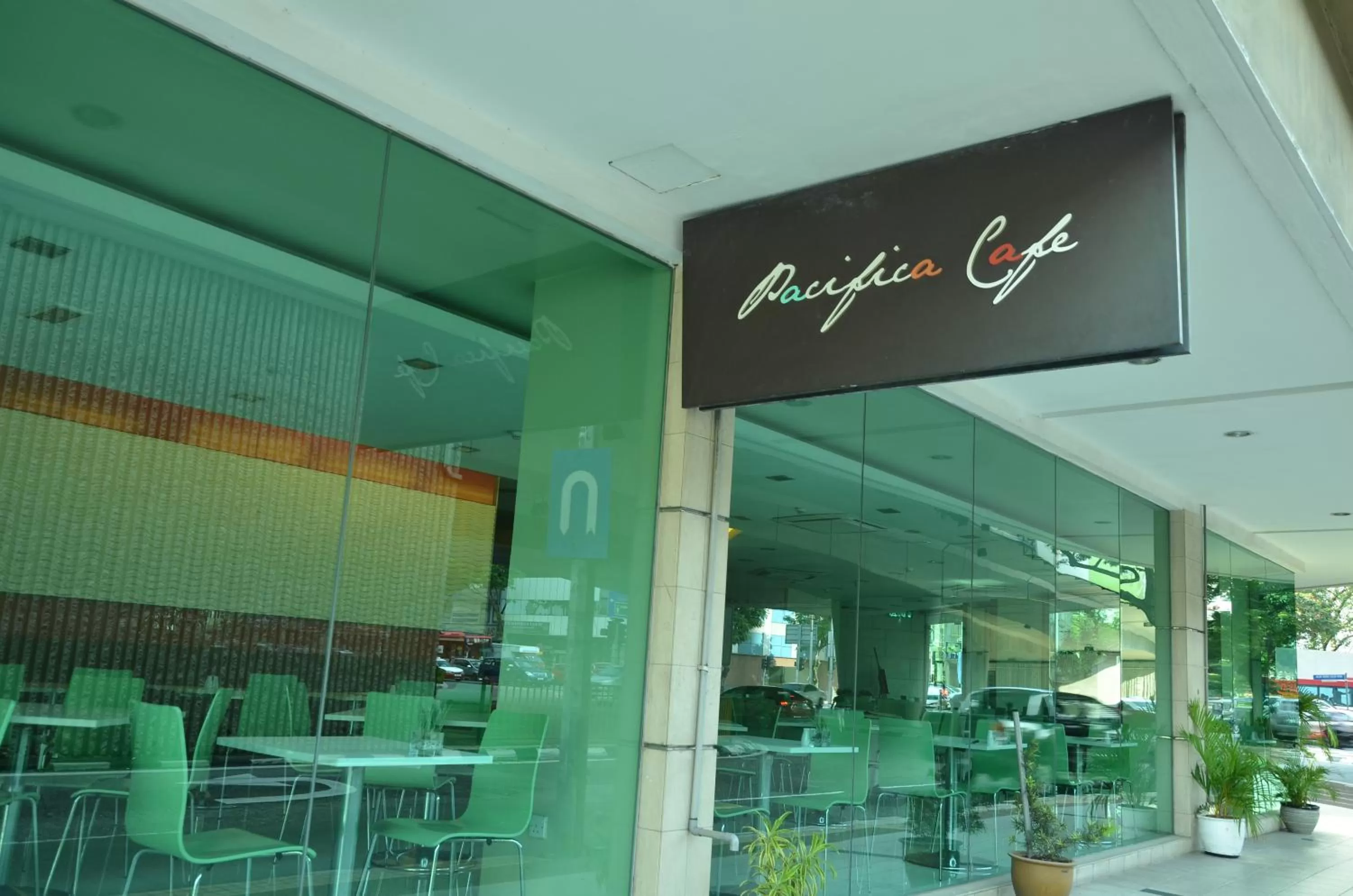 Restaurant/places to eat in Grand Pacific Hotel PWTC