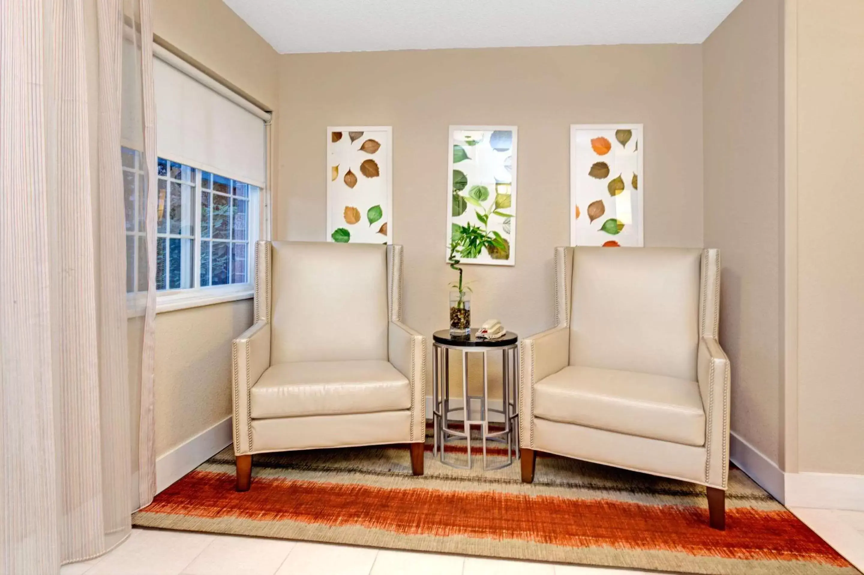 Lobby or reception, Seating Area in MainStay Suites Chicago Hoffman Estates