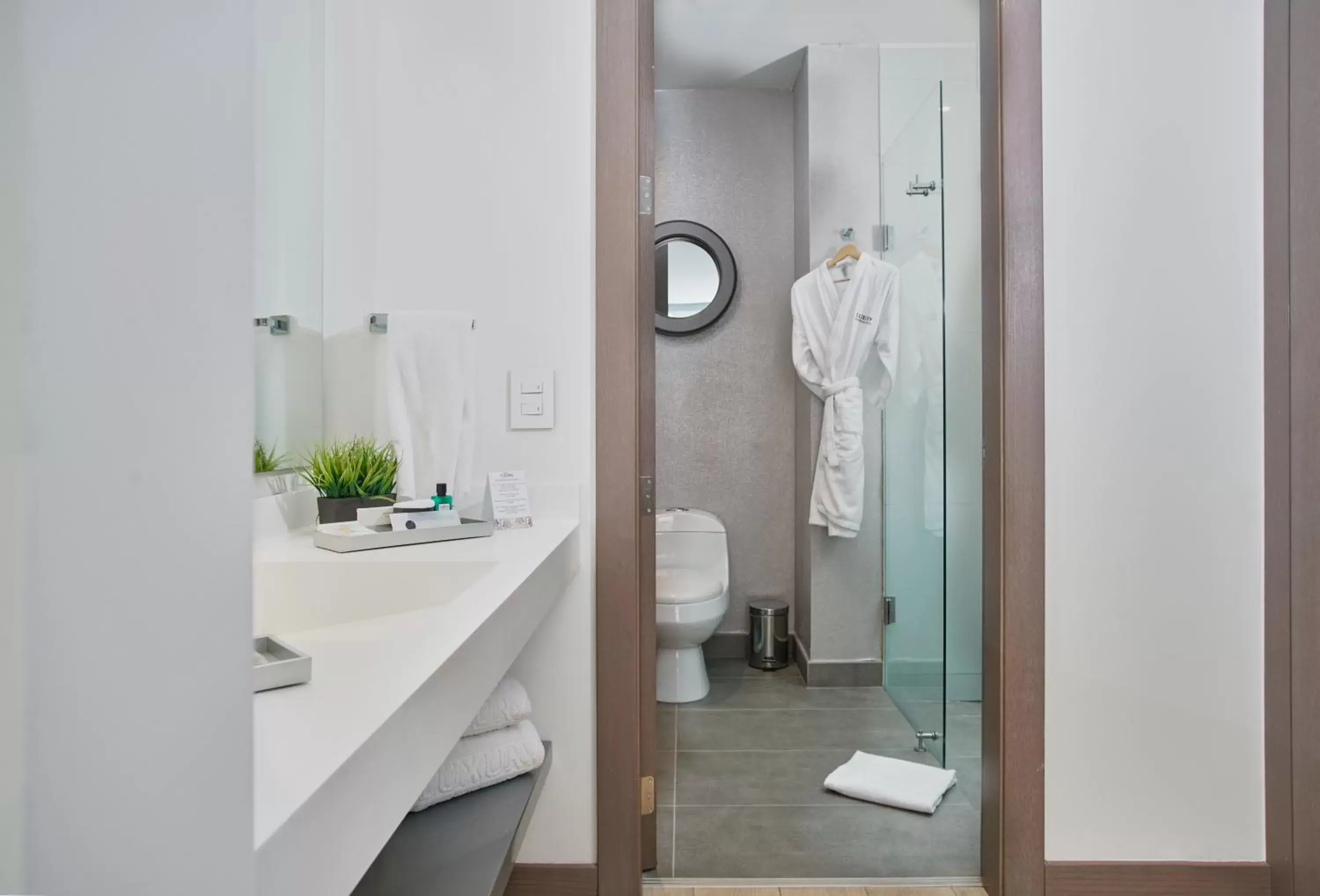 Bathroom in Hotel 100 Luxury Suites by Preferred