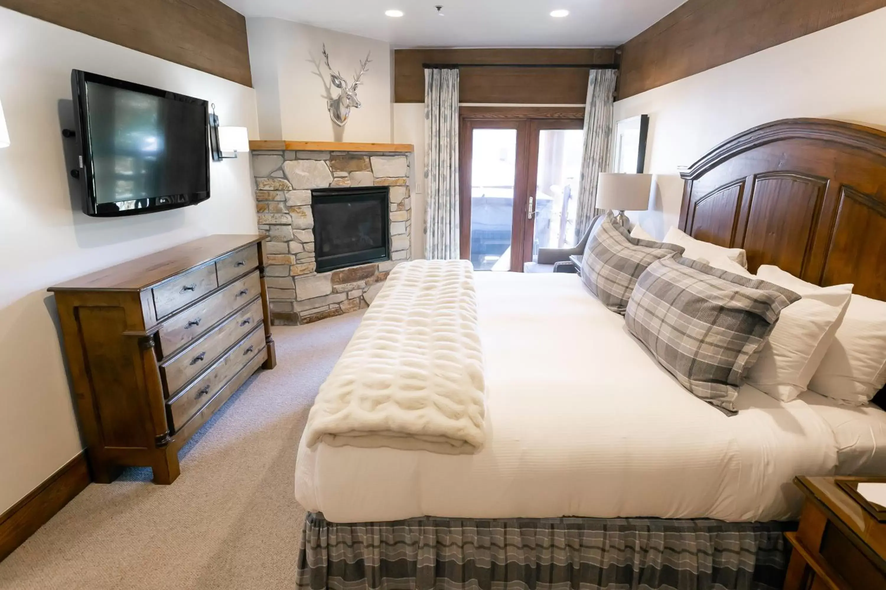 Bedroom, TV/Entertainment Center in Stein Eriksen Lodge Deer Valley