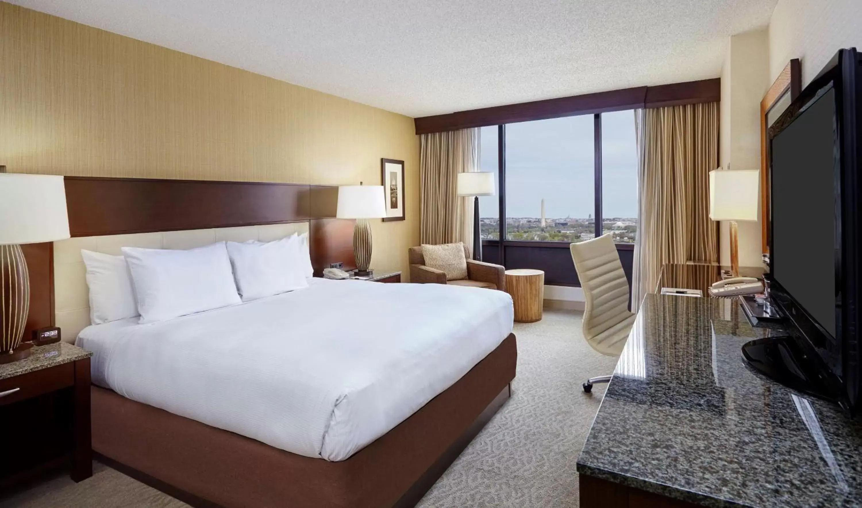 Bed in DoubleTree by Hilton Washington DC – Crystal City