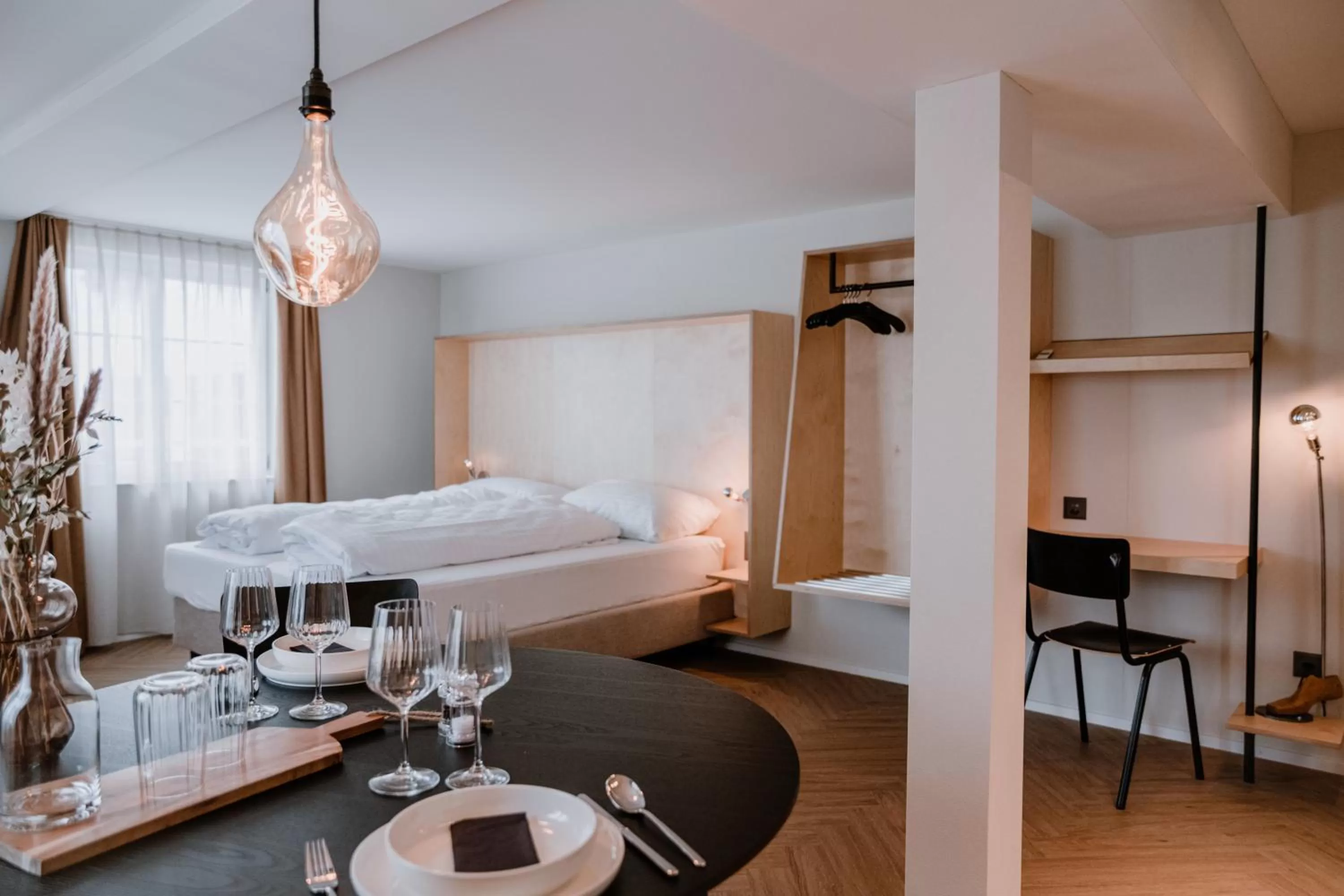 Photo of the whole room, Bed in Hotel Müllers Self-Check-In