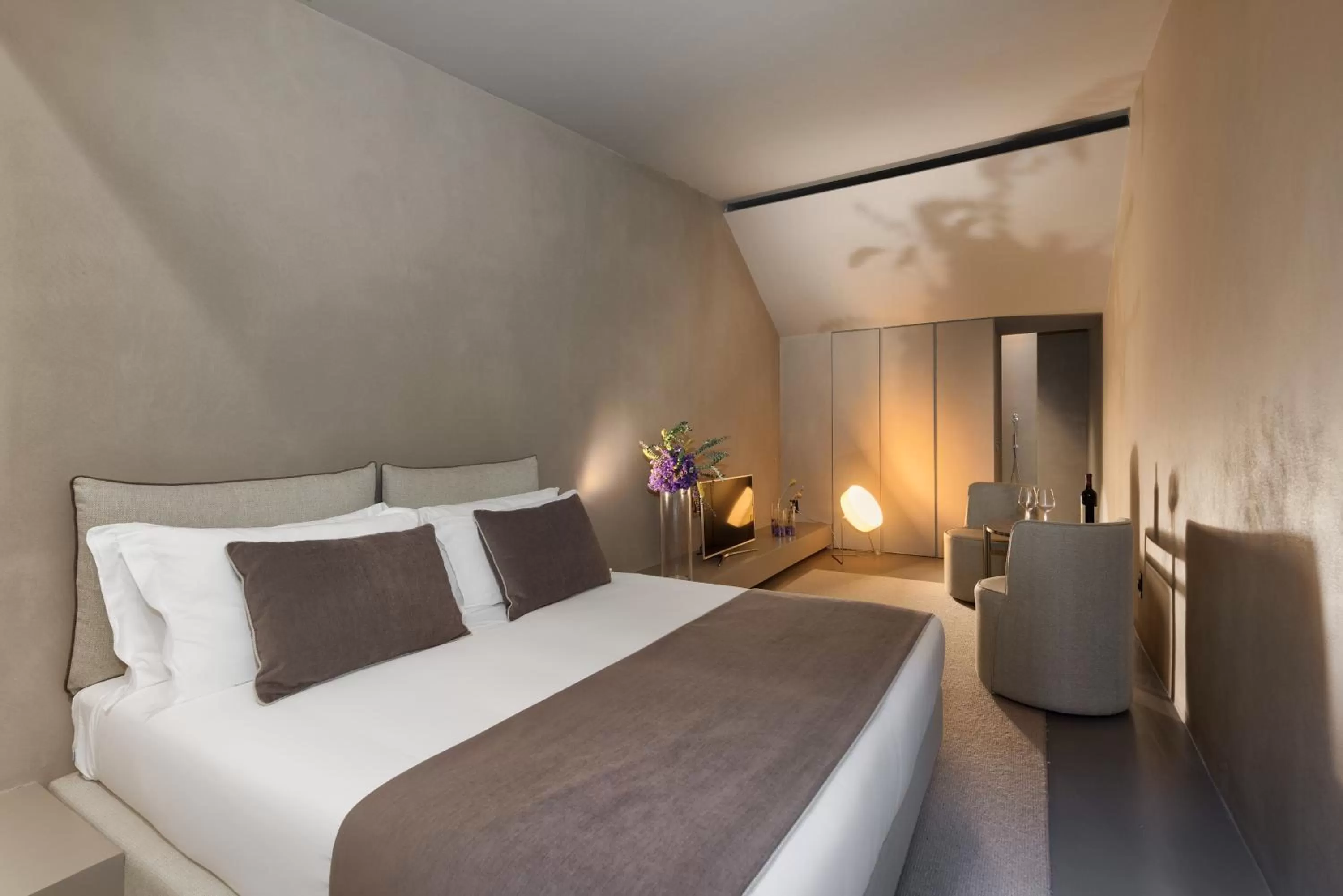 Photo of the whole room, Bed in Elysium Suites collection