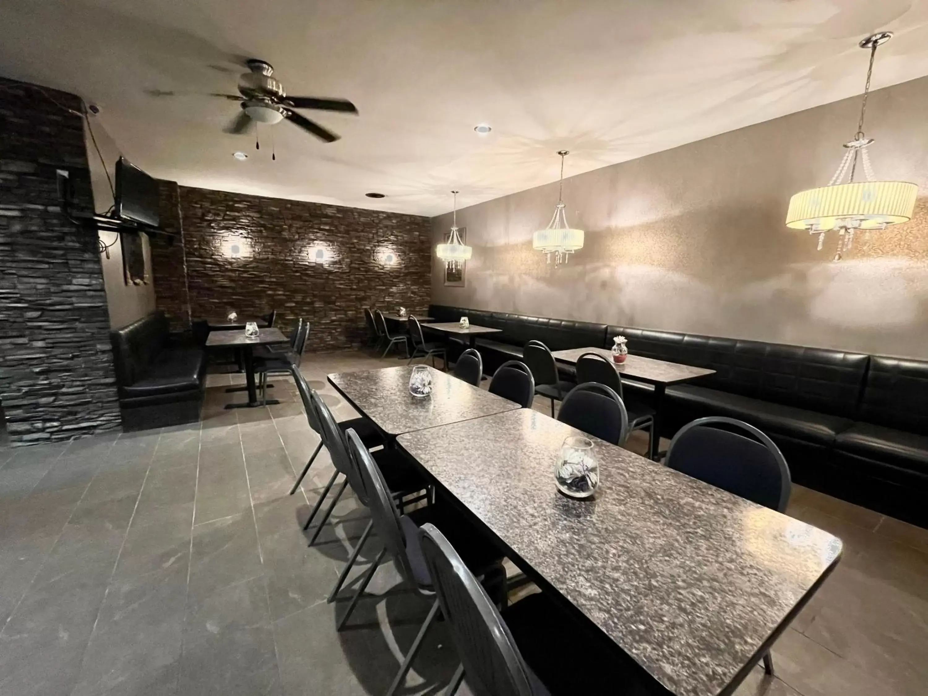 Restaurant/places to eat in Travelodge by Wyndham Winnipeg Restaurant/places to eat in Travelodge by Wyndham Winnipeg