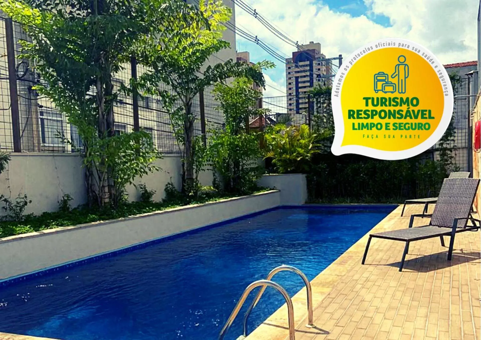 Swimming pool in Comfort Nova Paulista