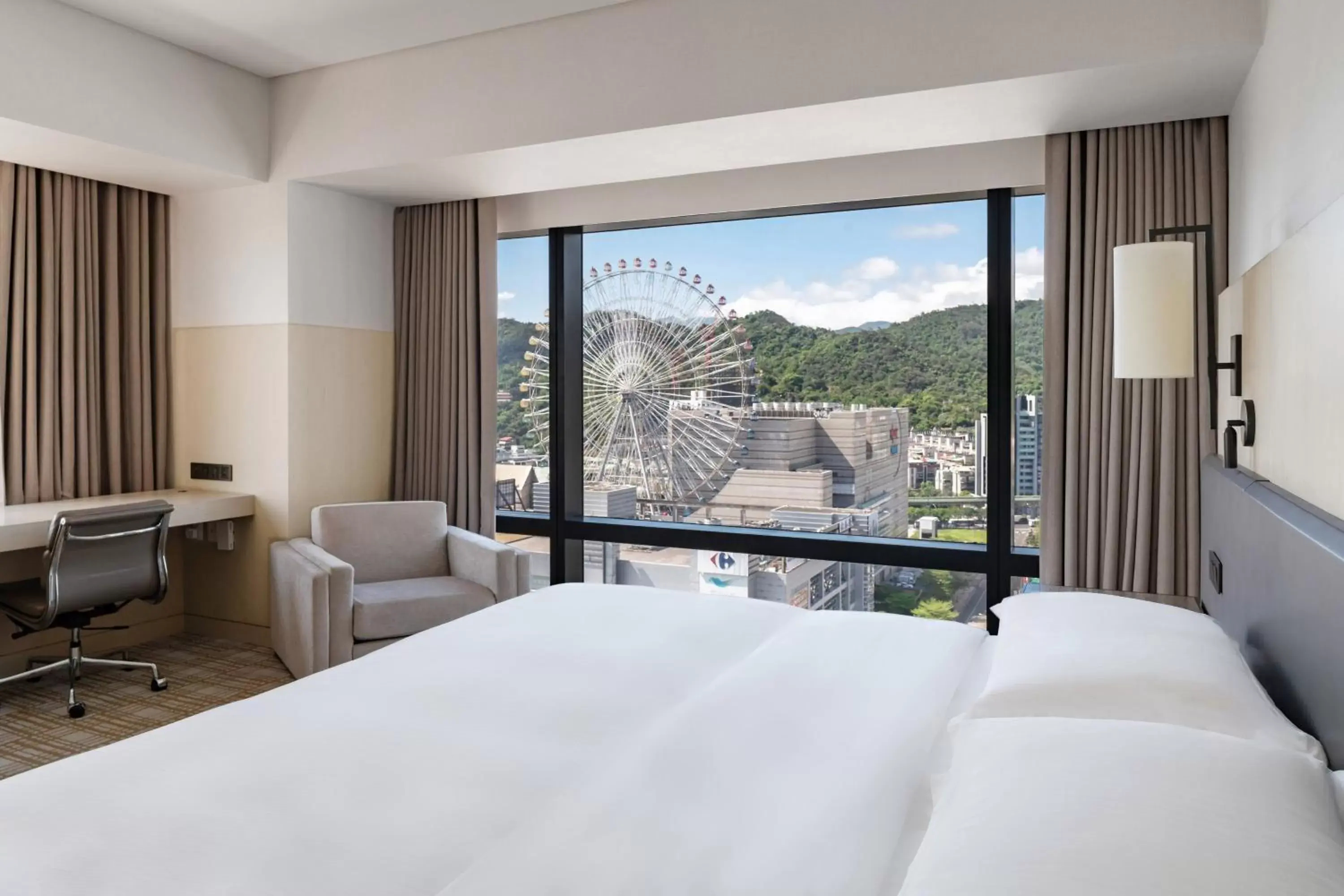 Bedroom in Taipei Marriott Hotel