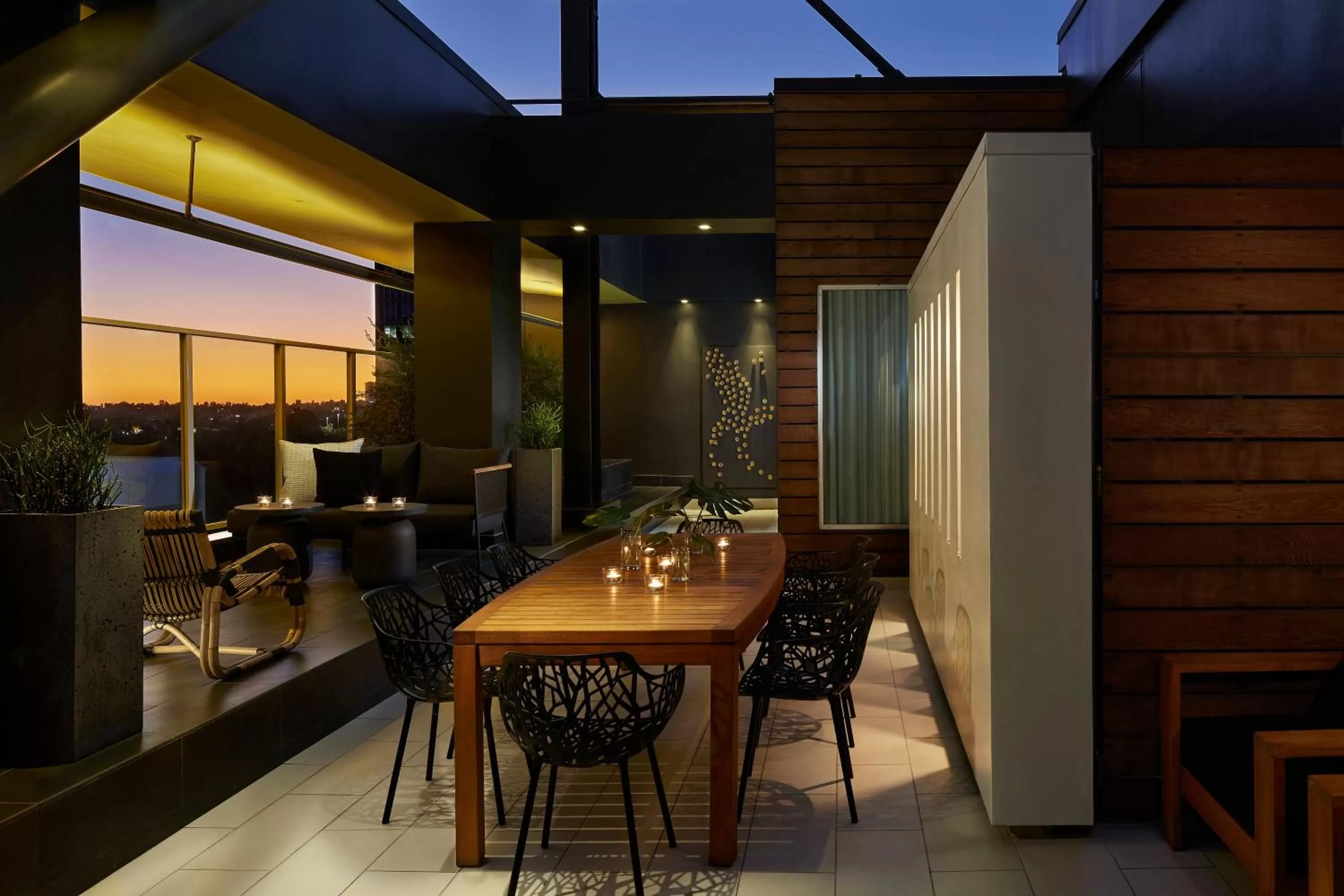 Bedroom in Kimpton Hotel Wilshire by IHG