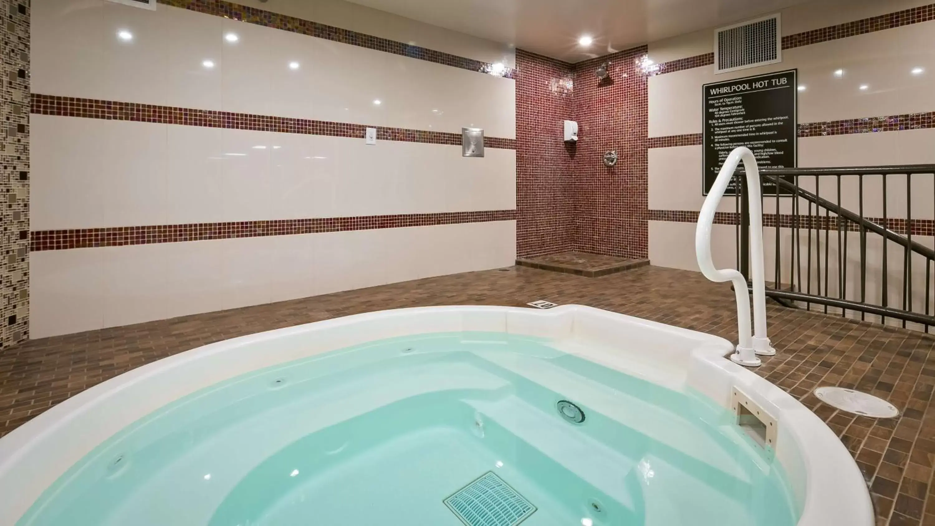 Spa and wellness centre/facilities, Bathroom in Best Western Premier Denham Inn & Suites