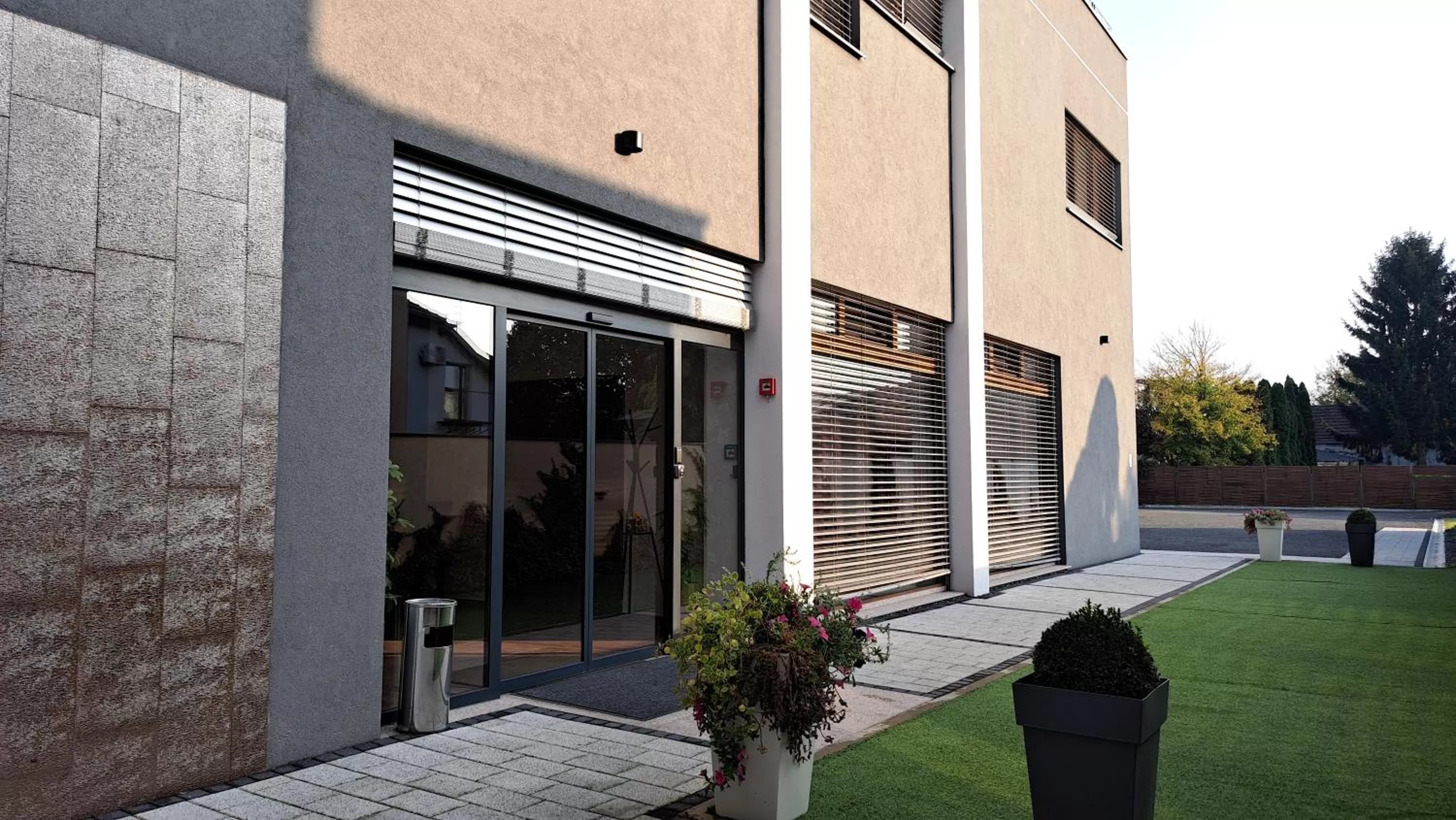 Property building in Arcobaleno Apartments & Rooms