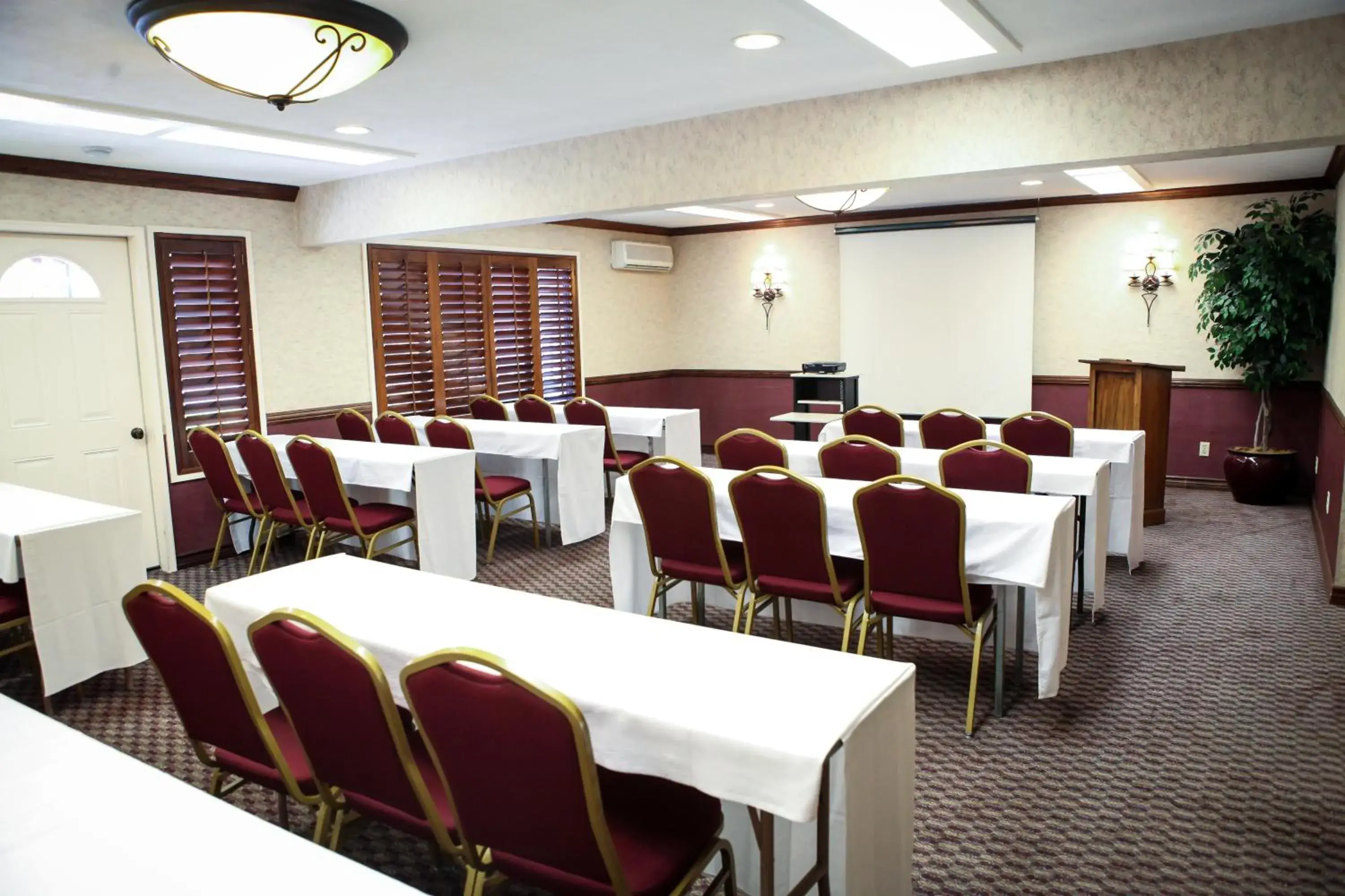 Business facilities in Piccadilly Inn Shaw