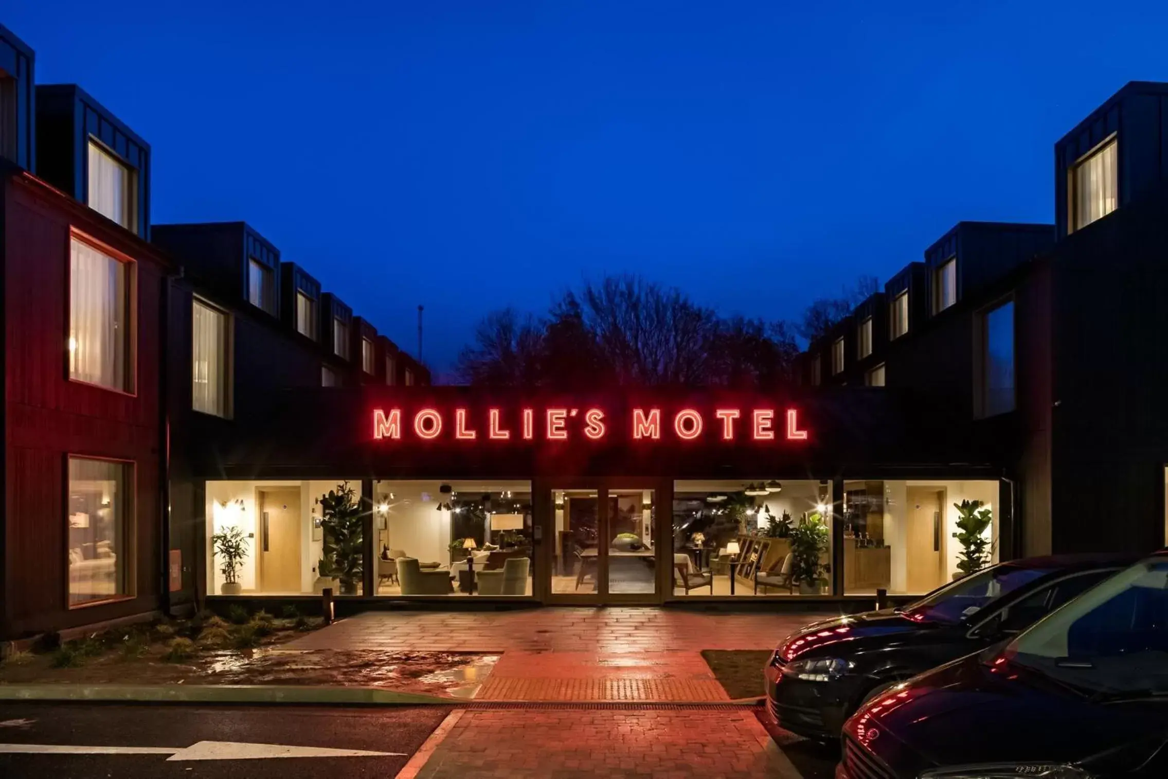 Property Building in Mollie's Motel & Diner Oxfordshire