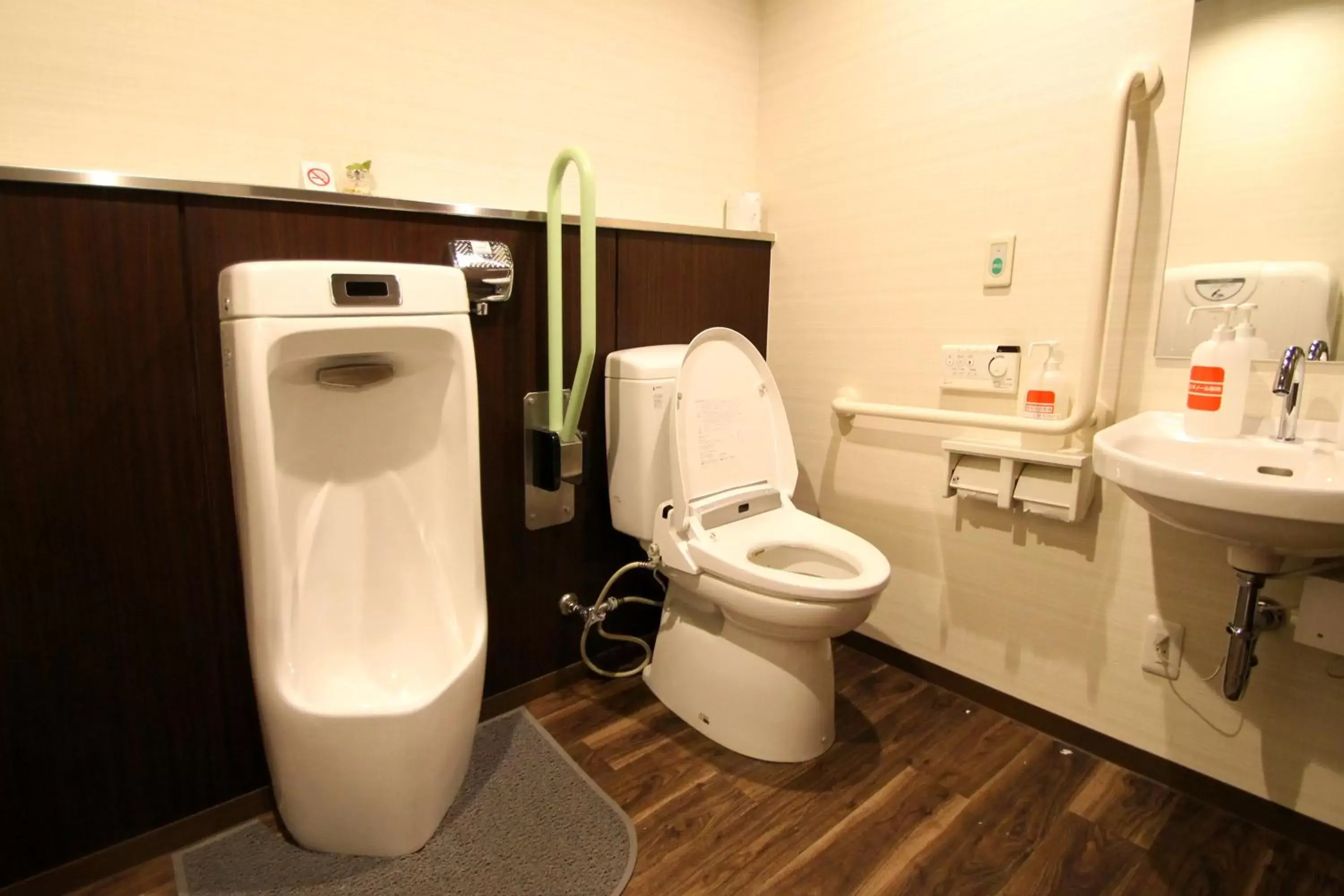 Bathroom, Coffee/Tea Facilities in Vessel Hotel Fukuoka Kaizuka