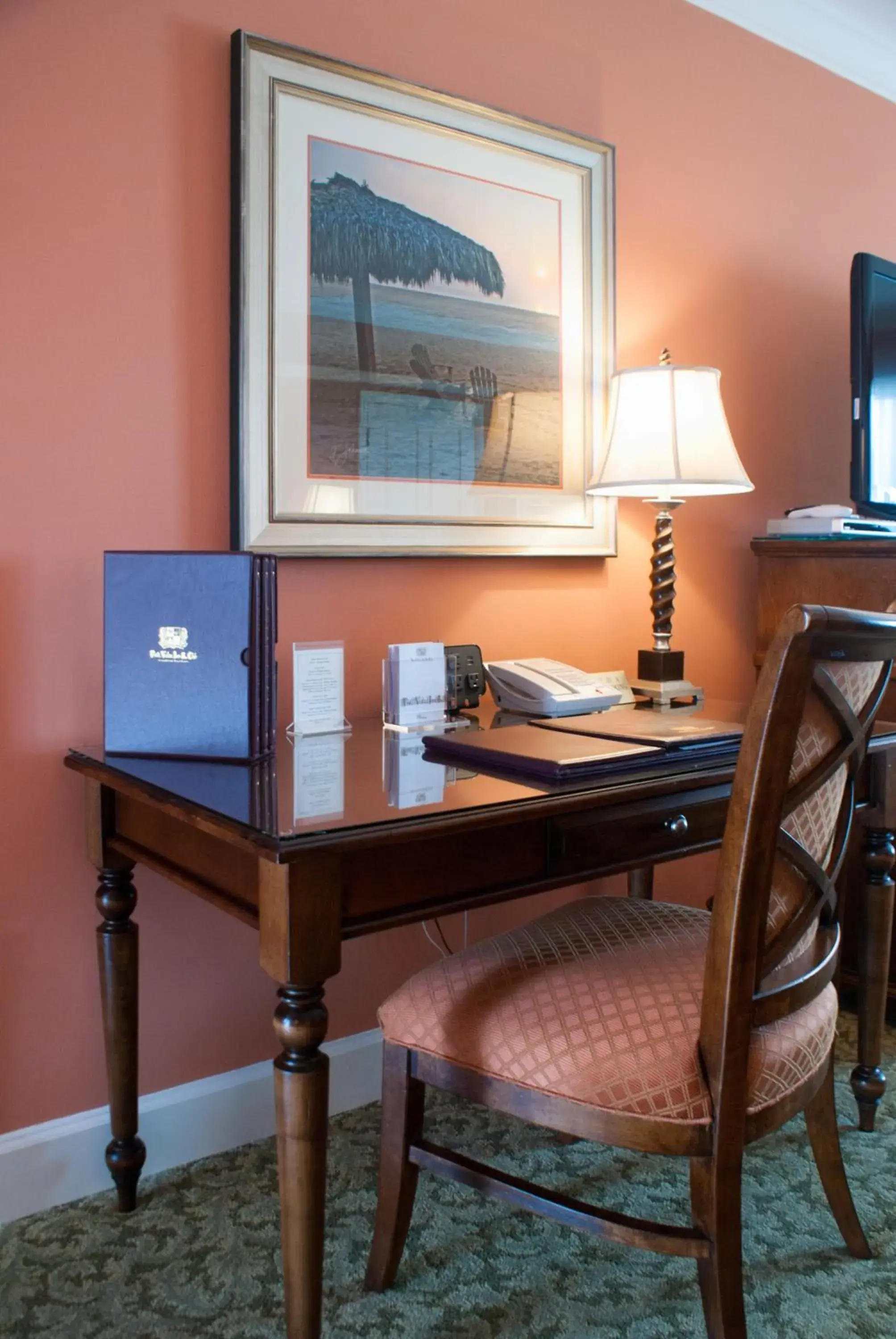 Seating area, TV/Entertainment Center in Ponte Vedra Inn and Club