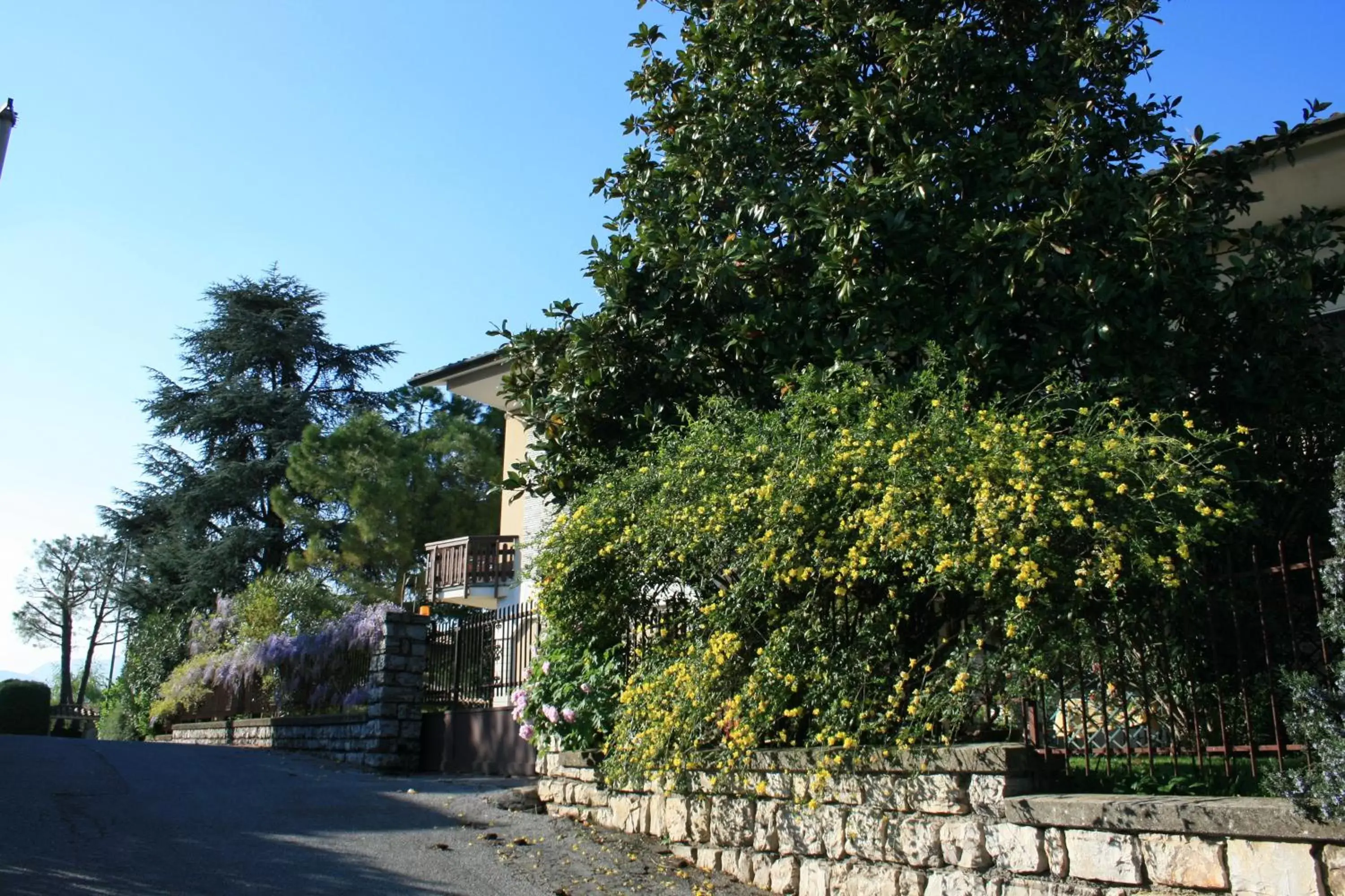 Facade/entrance, Property Building in B&B Il Glicine