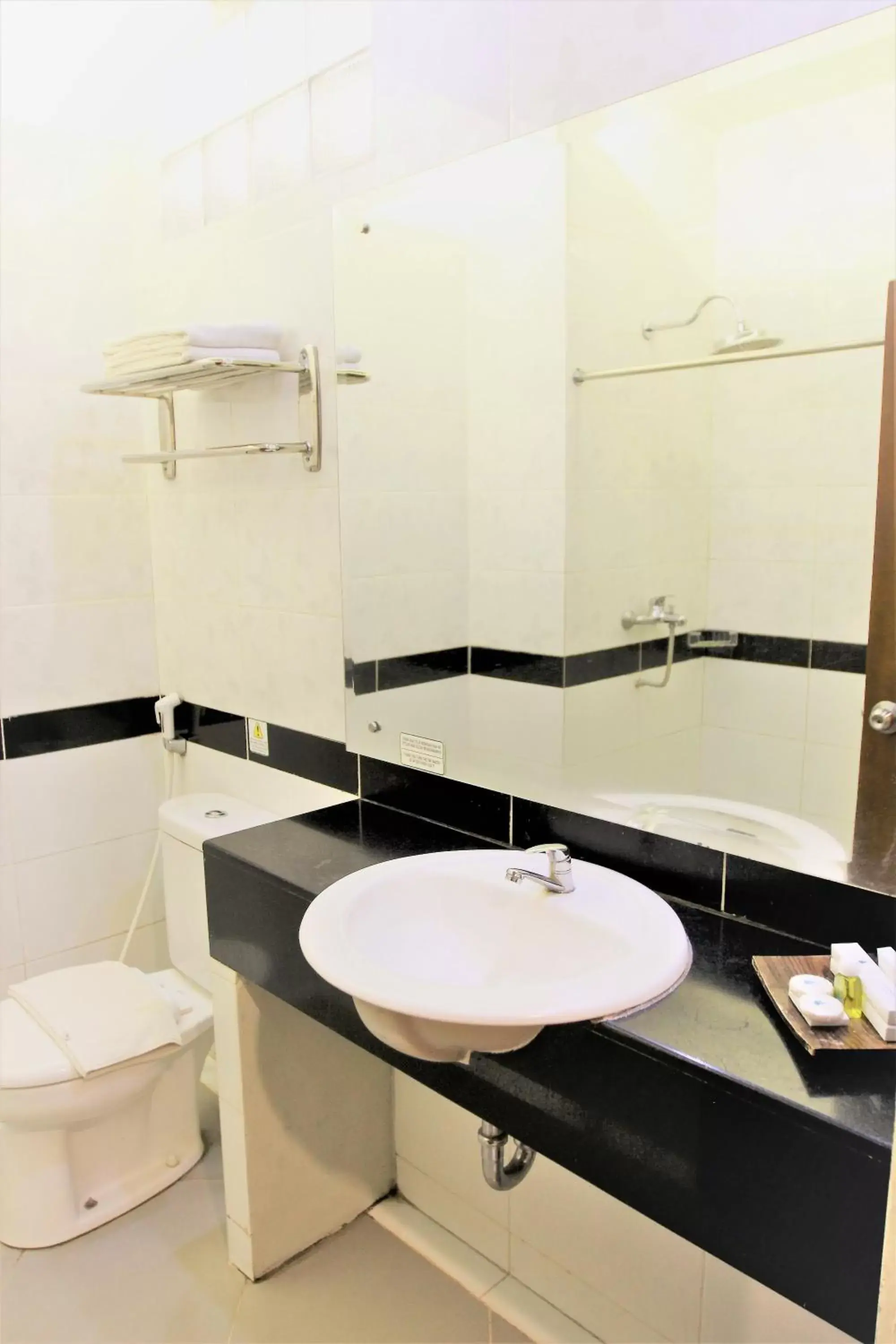 Bathroom in Cakra Kembang Hotel