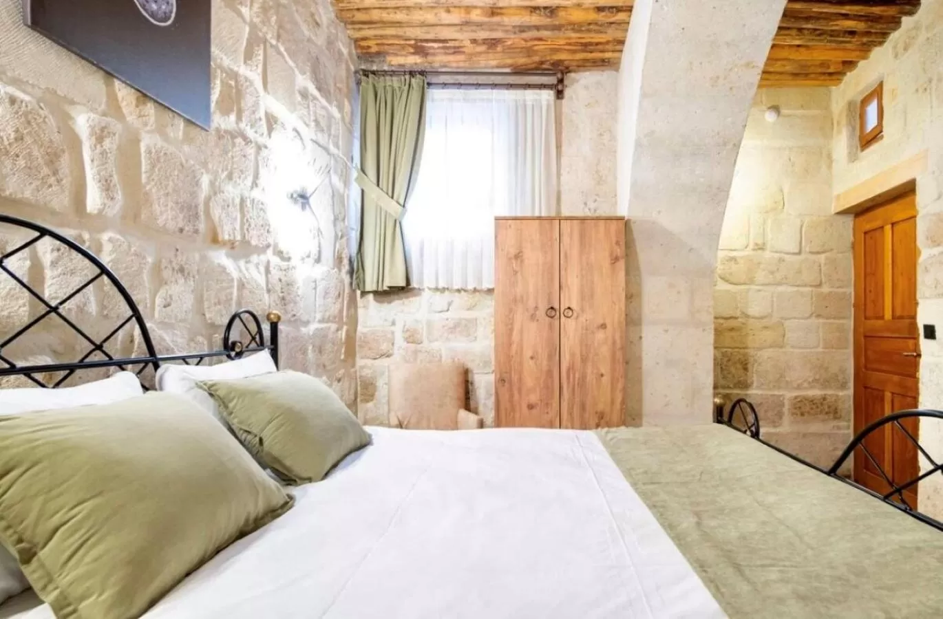 wardrobe, Bed in Uzay Cave Suite Hotel