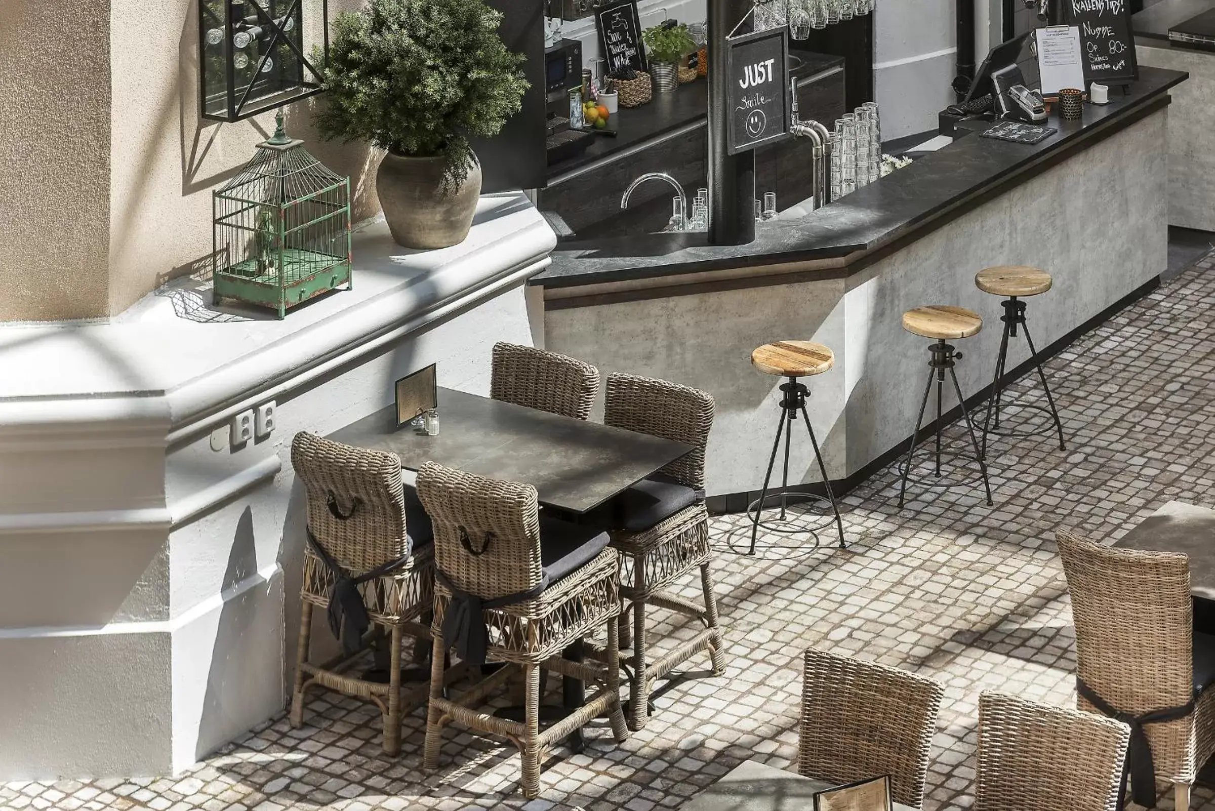 Restaurant/places to eat in Home Hotel Victoria Restaurant/places to eat in Home Hotel Victoria