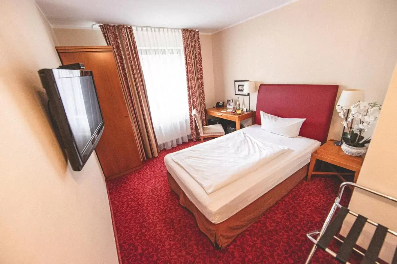 Photo of the whole room, Bed in PLAZA INN Recklinghausen Photo of the whole room, Bed in PLAZA INN Recklinghausen