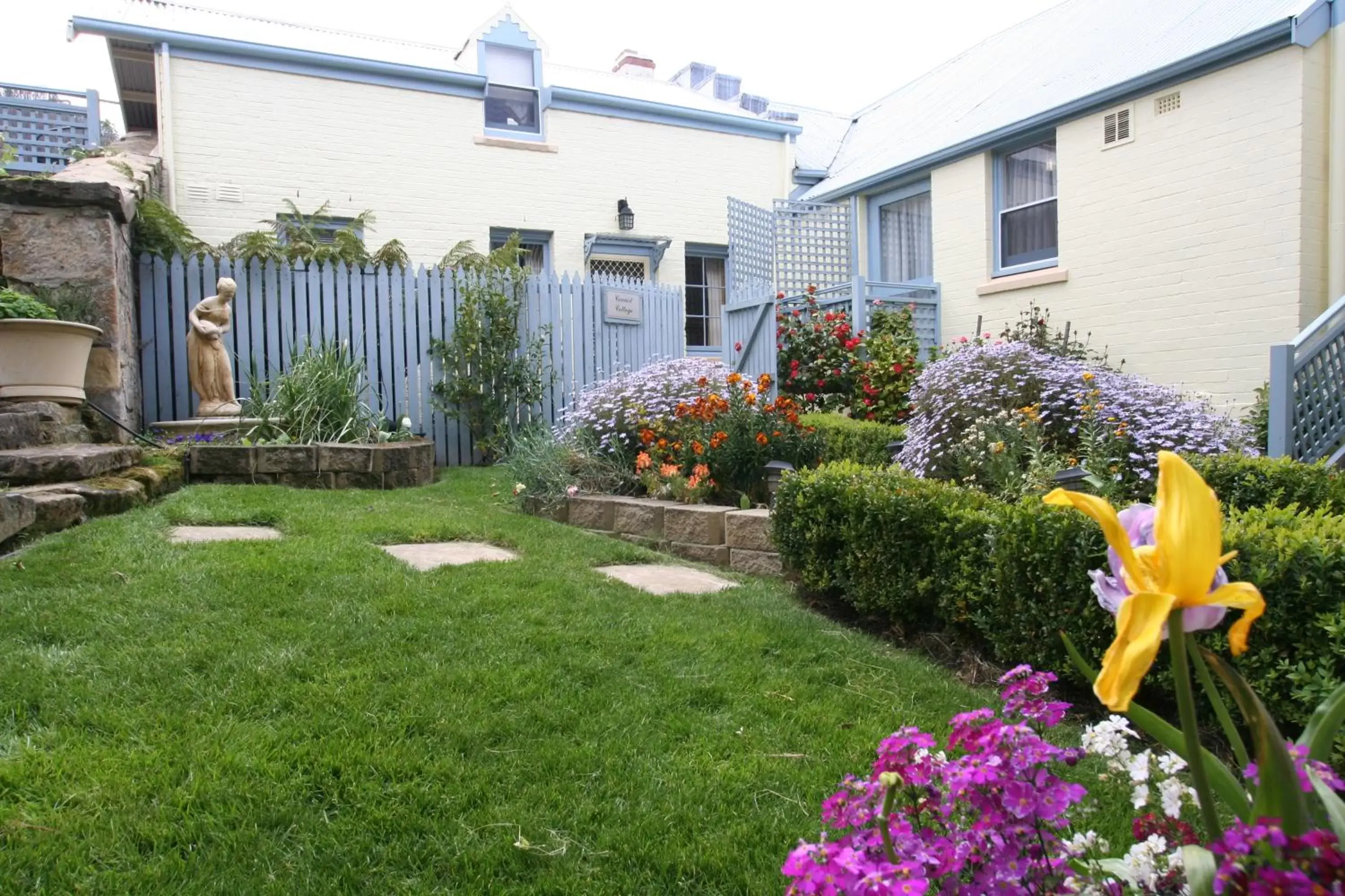 Garden, Property Building in The Lodge on Elizabeth Boutique Hotel