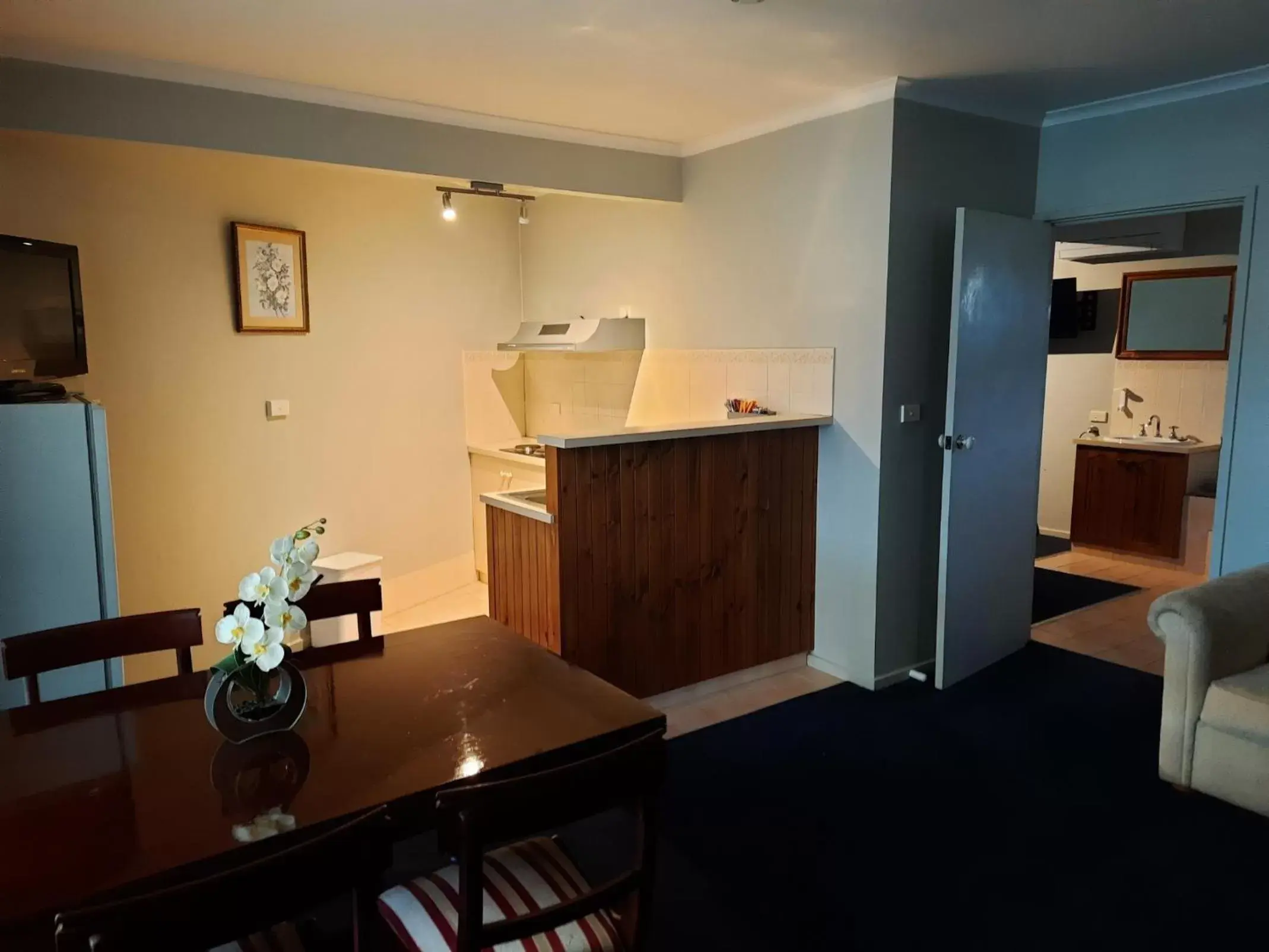 Kitchen or kitchenette in Abbotswood Motor Inn Kitchen or kitchenette in Abbotswood Motor Inn