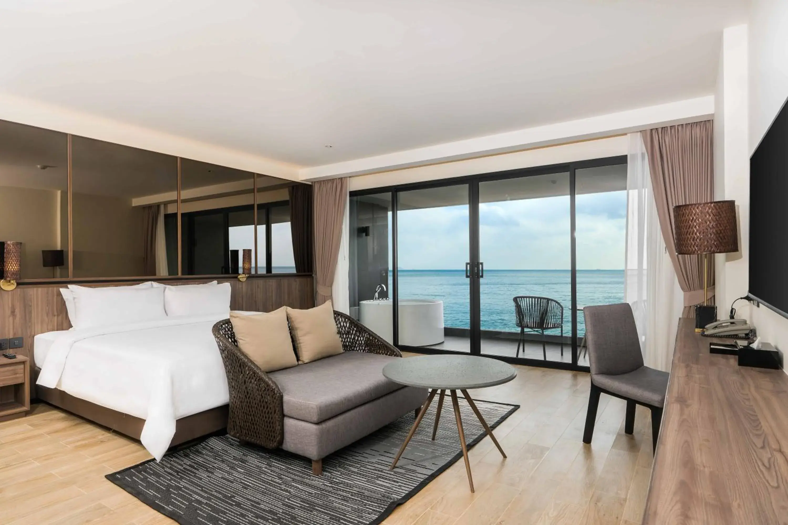 Bedroom, Seating Area in Ana Anan Resort & Villas Pattaya