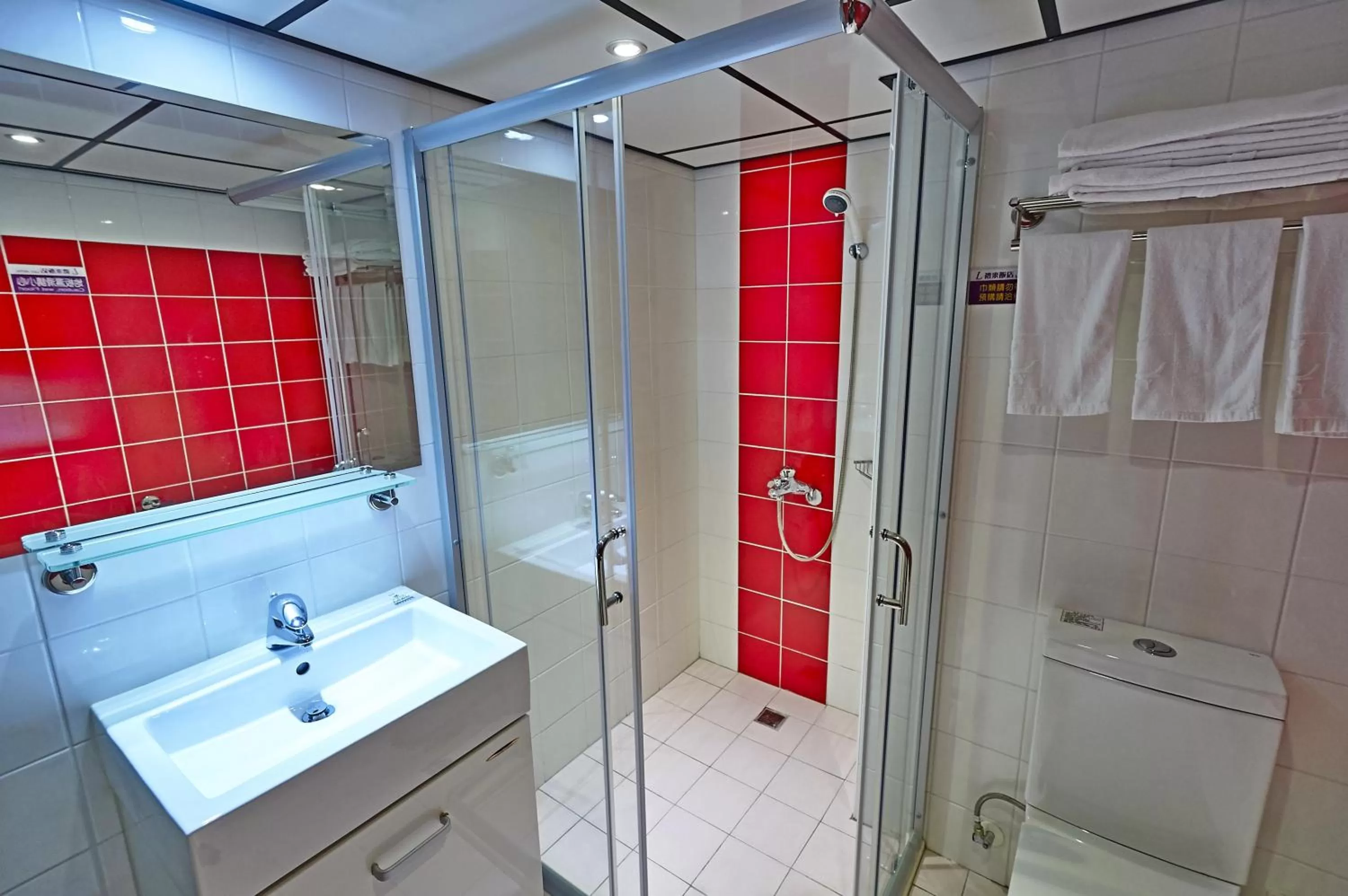 Bathroom in Lily Hotel