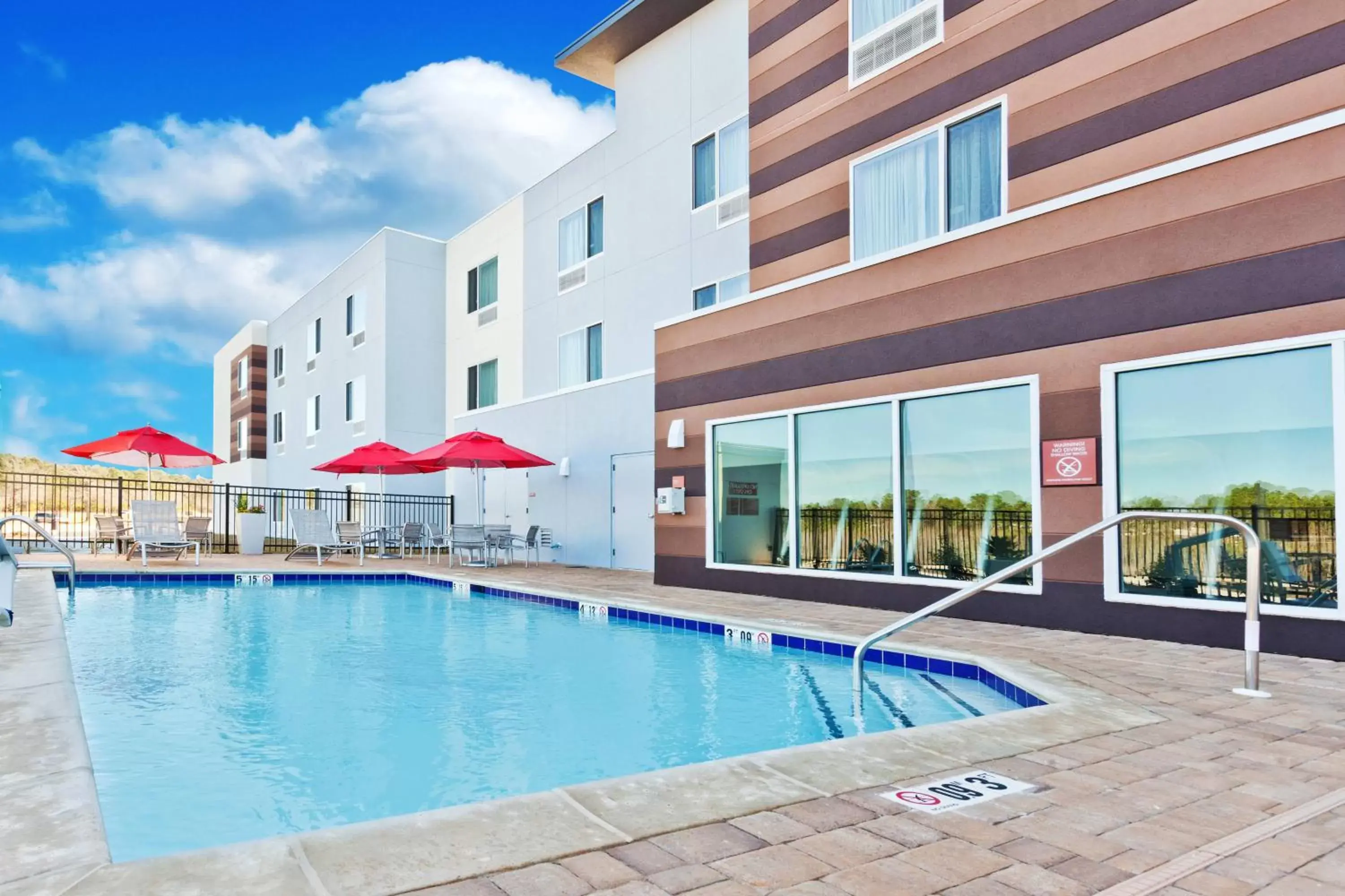 Swimming Pool in TownePlace Suites Dothan