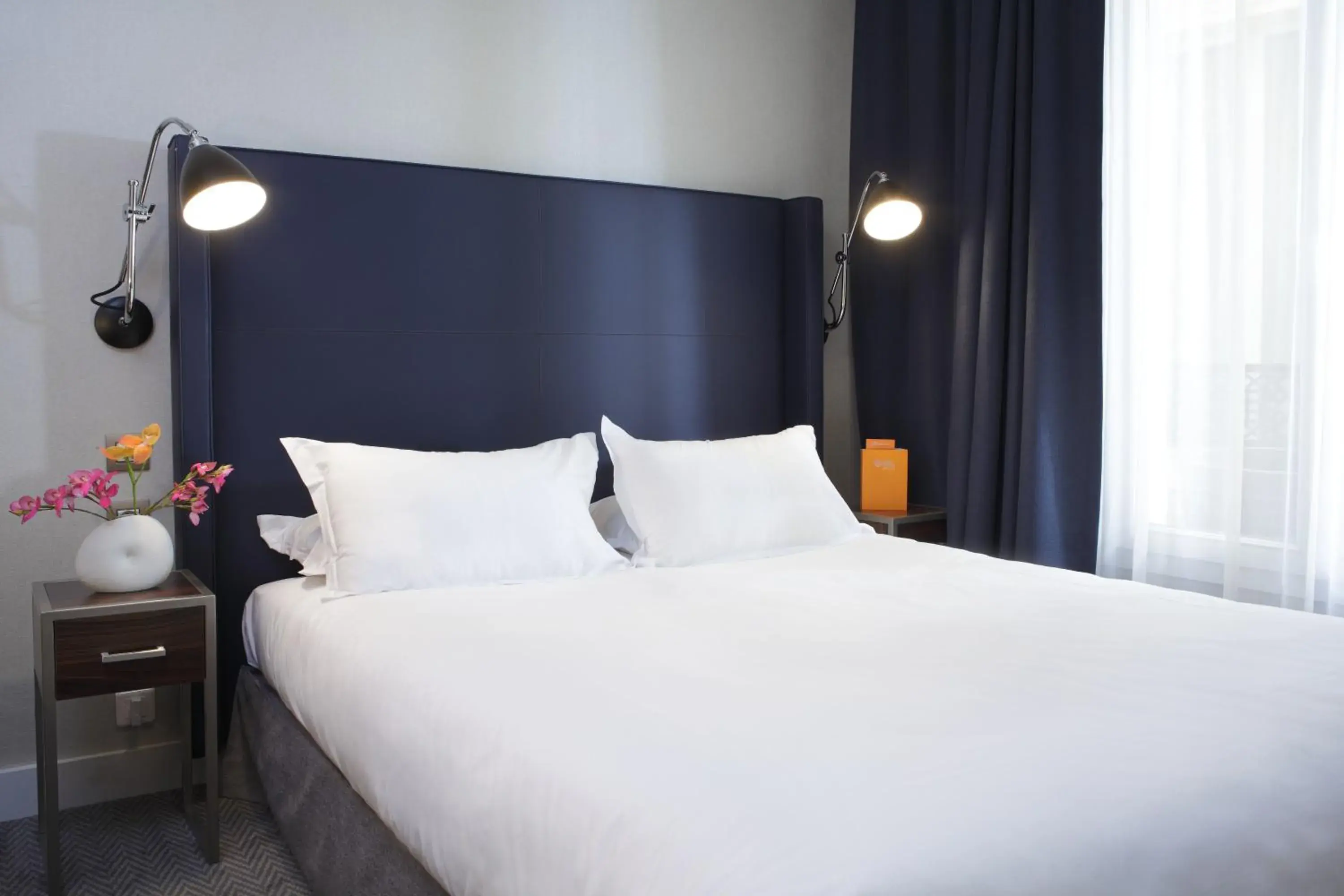 Bed in Hôtel Londres et New York - Les Collectionneurs