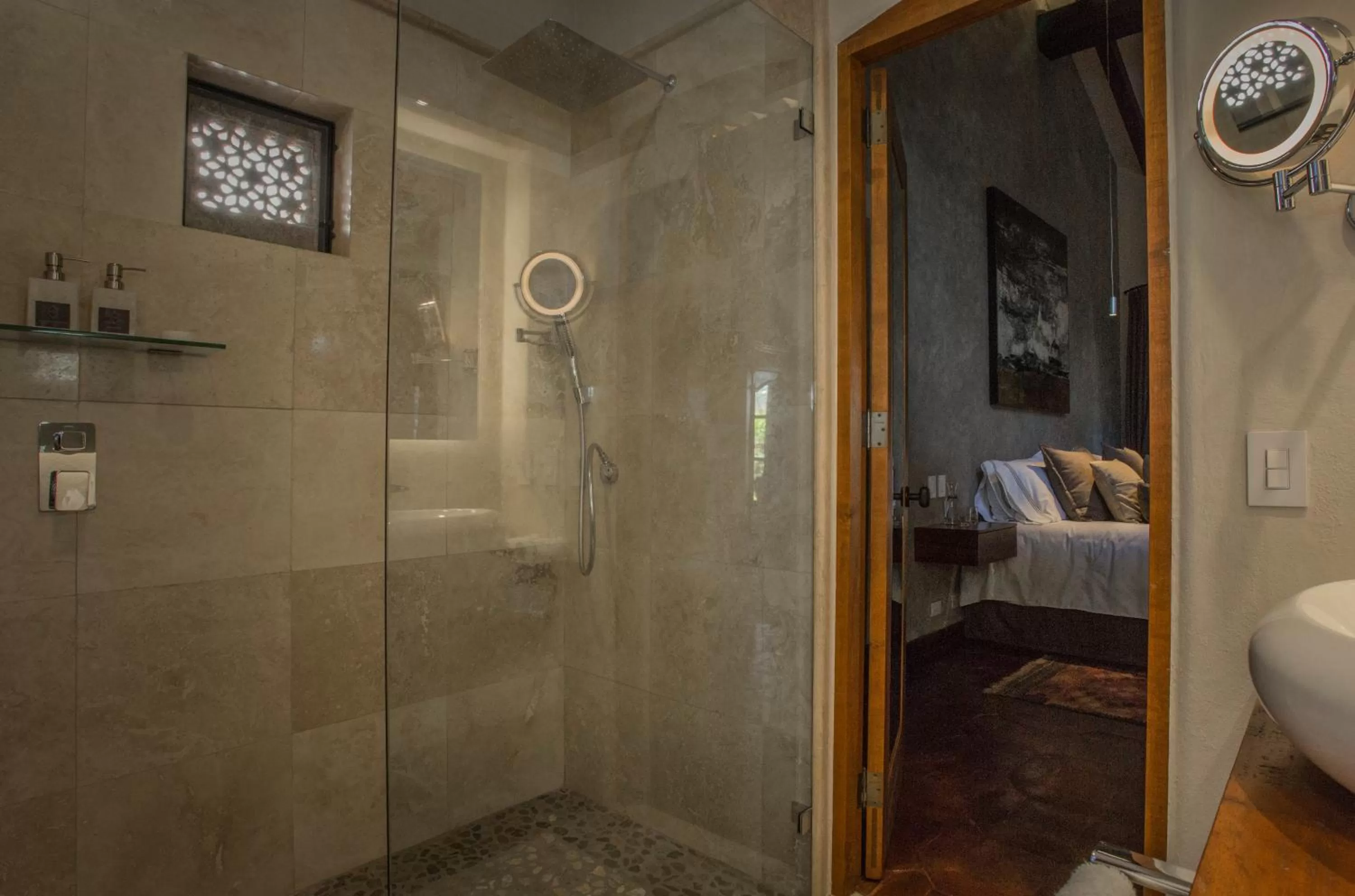 Bathroom, Bed in Casa No Name Small Luxury Hotel