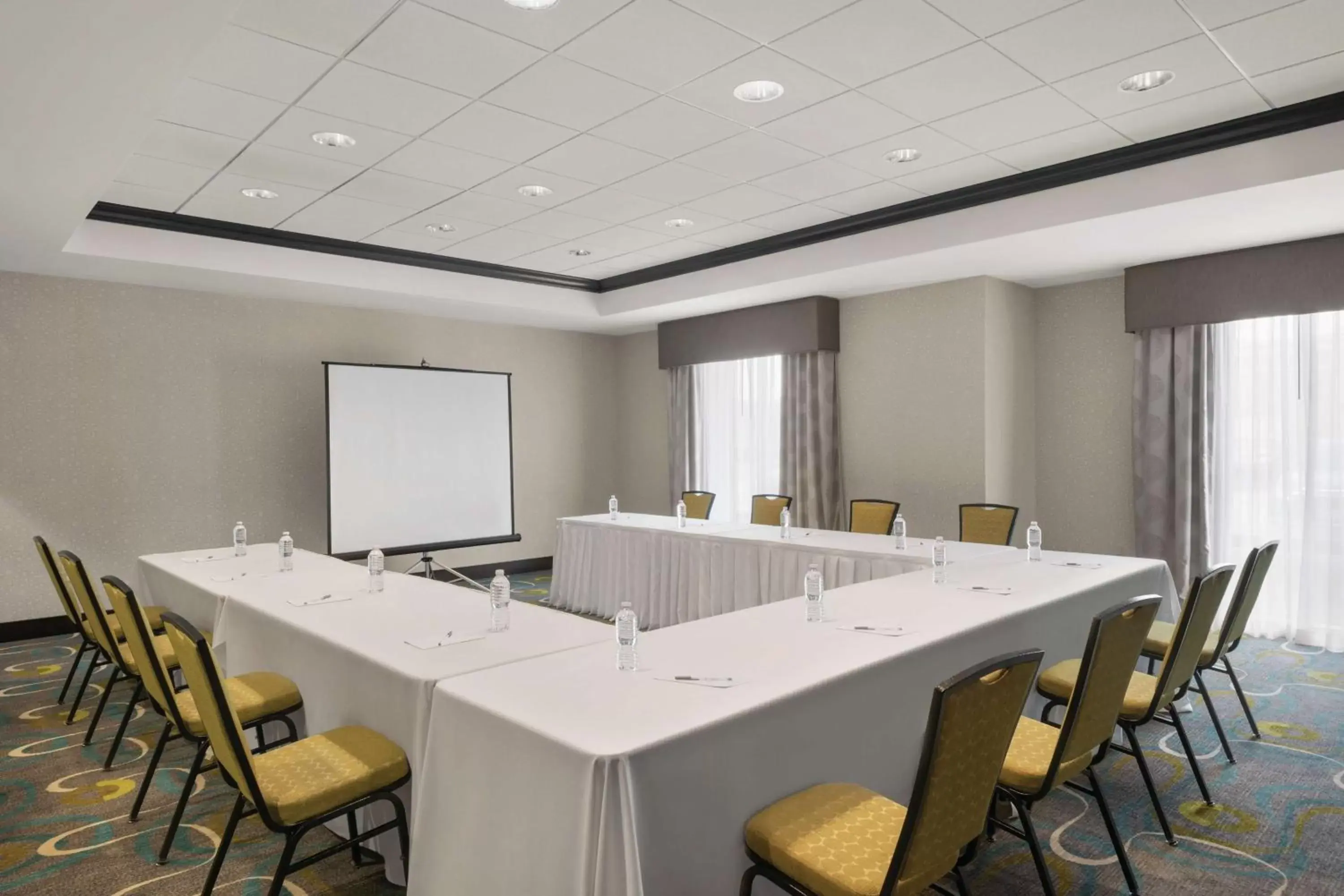 Meeting/conference room in Hampton Inn & Suites Mishawaka/South Bend at Heritage Square