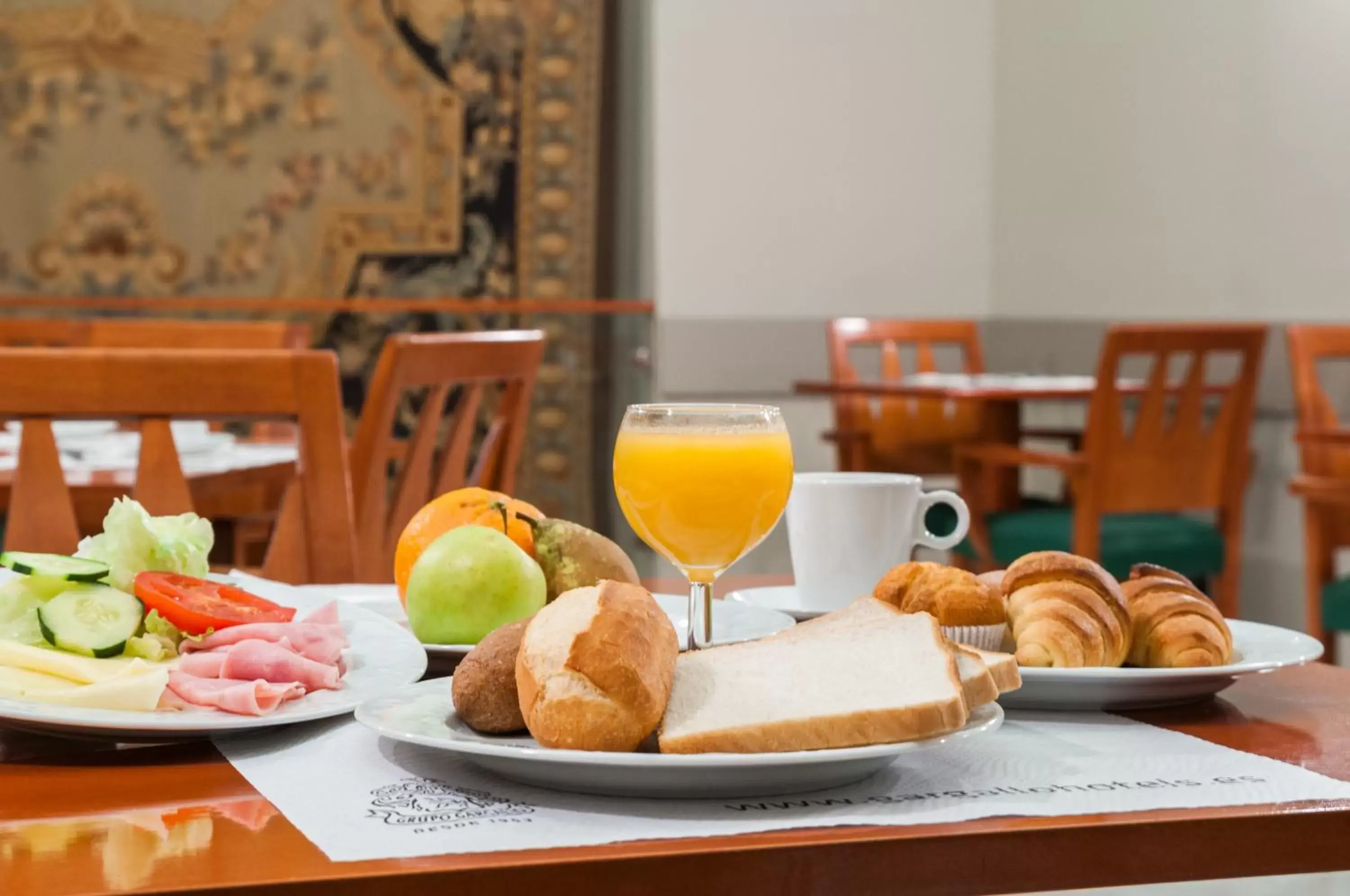 Food and drinks, Breakfast in Hotel Gótico
