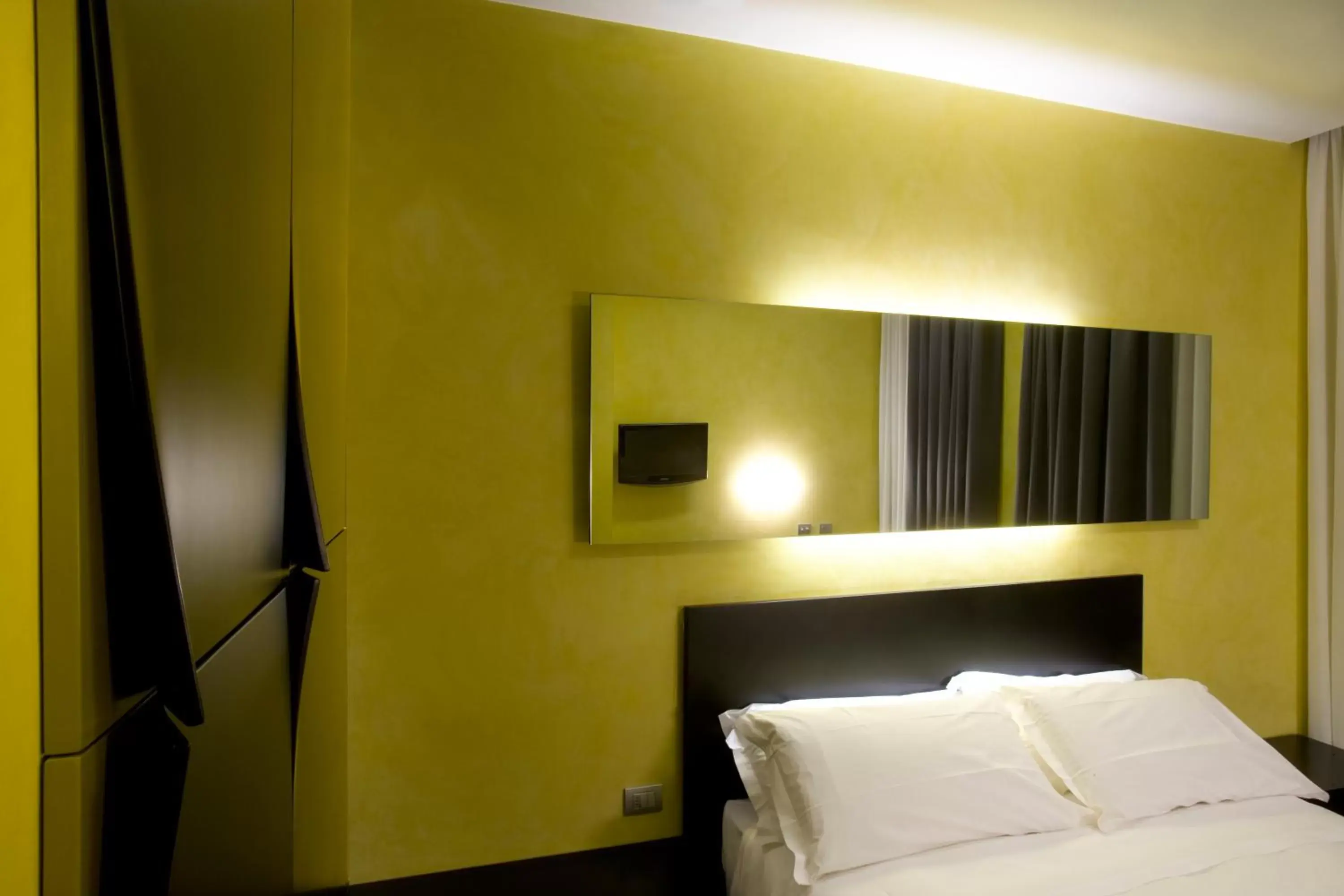 Bedroom, Bed in Eos Hotel