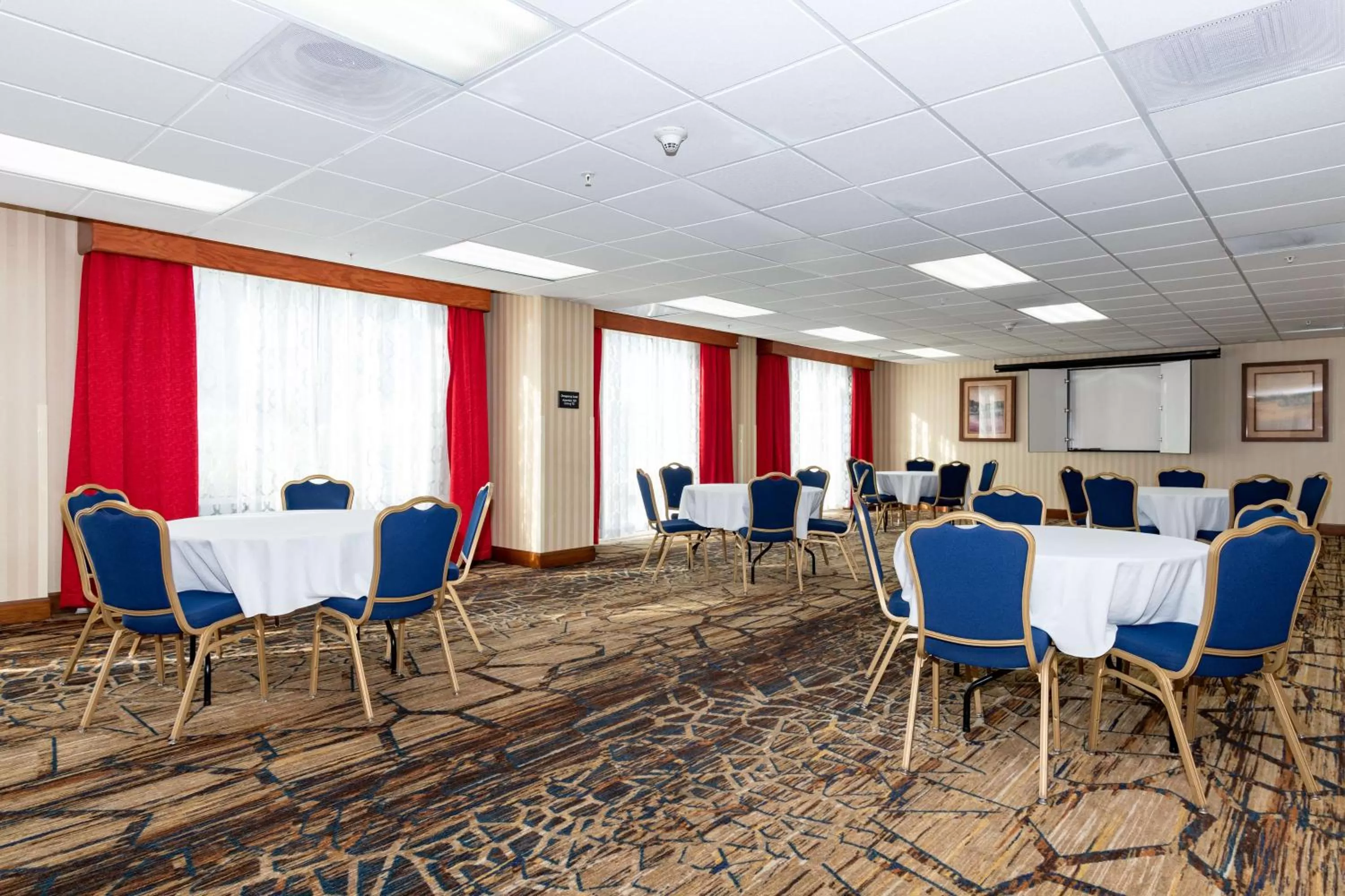 Meeting/conference room in Hampton Inn & Suites Pittsburg