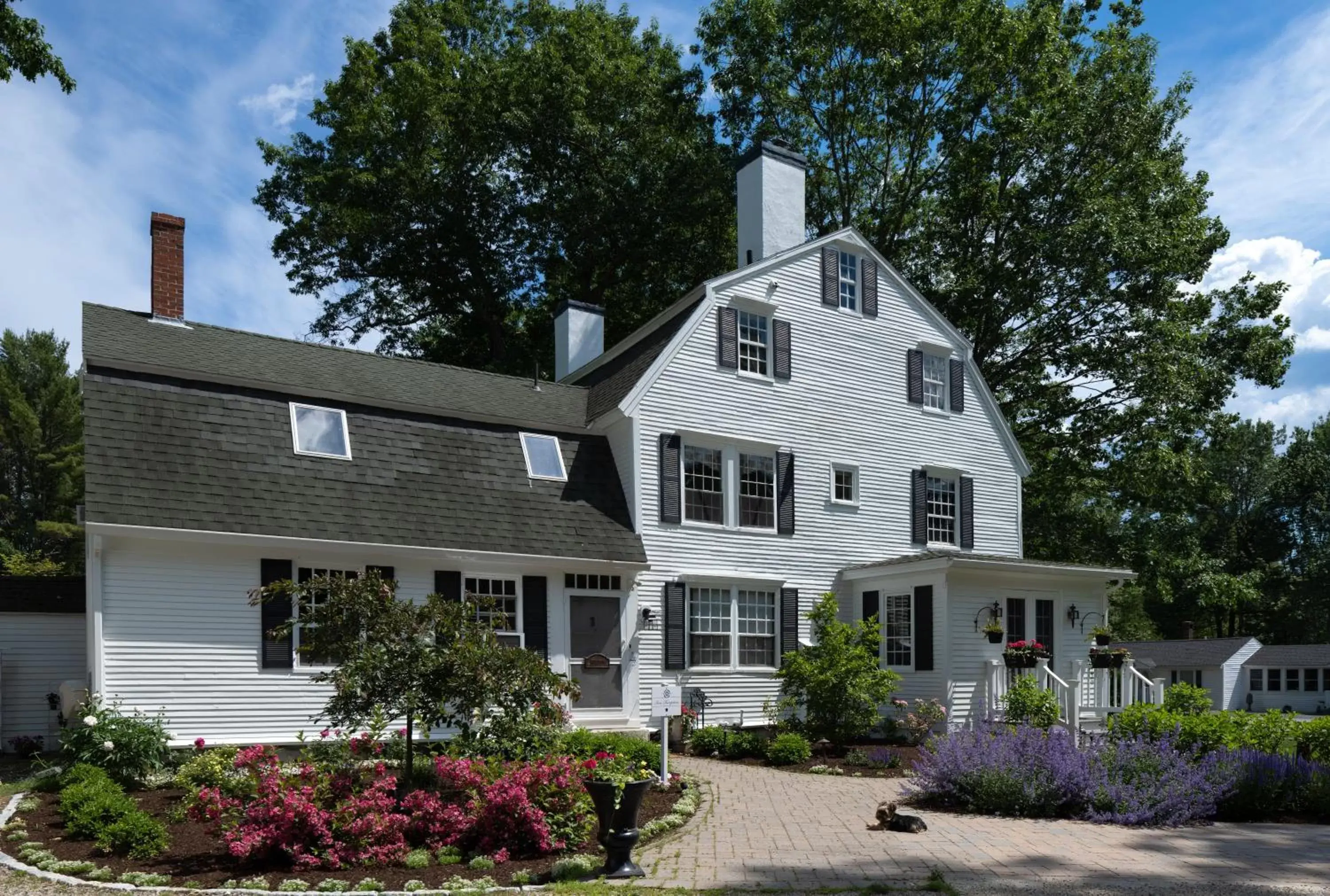 Property Building in Waldo Emerson Inn