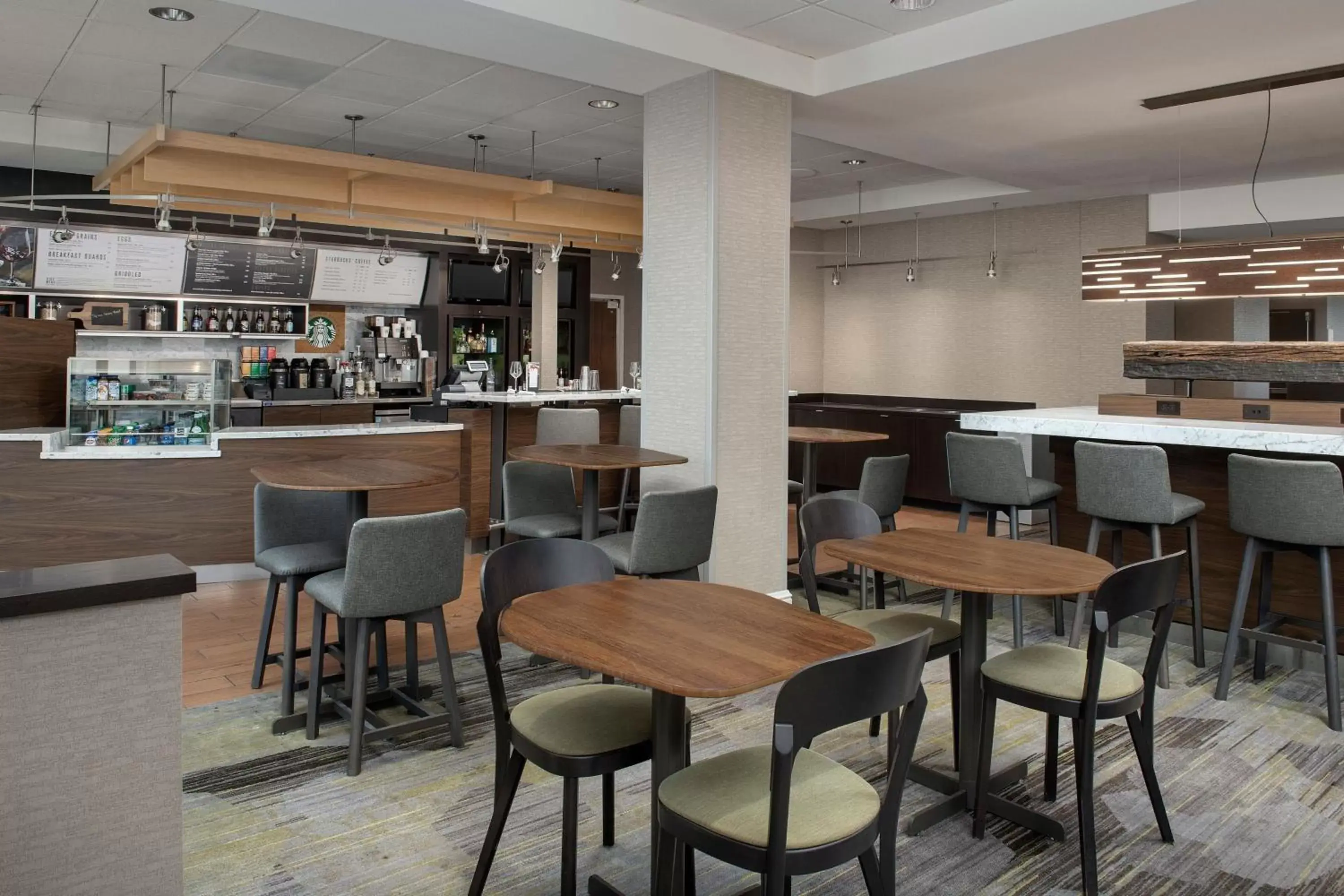 Restaurant/Places to Eat in Courtyard by Marriott Portland Tigard